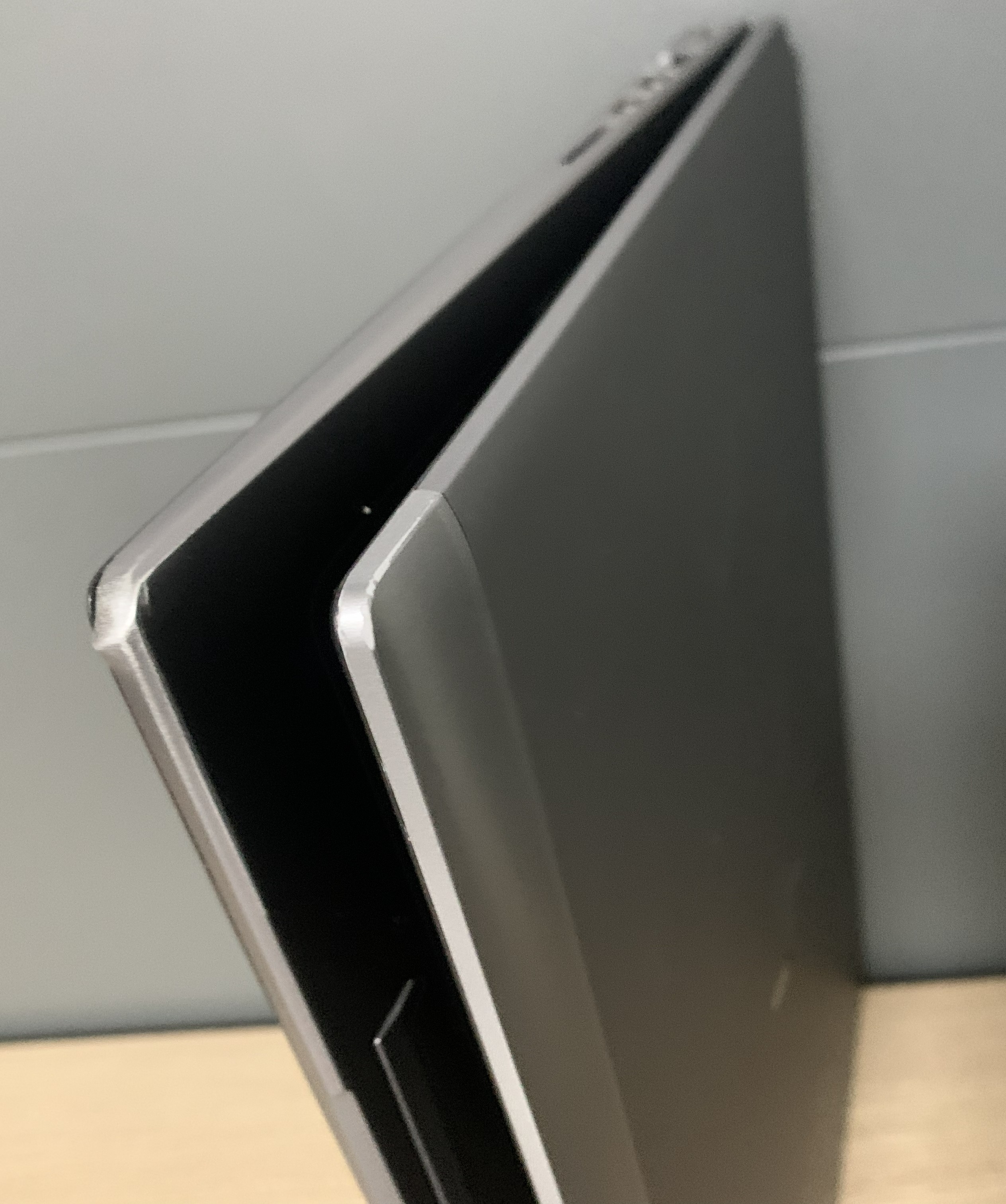 HP ZBook 15 G6 i7-9850H 32GB 512GB SSD +1TB HDD T2000 3840x2160 4K W11 B-Ware9 HP ZBook 15 G6 i7-9850H 32GB 512GB SSD +1TB HDD T2000 3840x2160 4K W11 B-Ware9