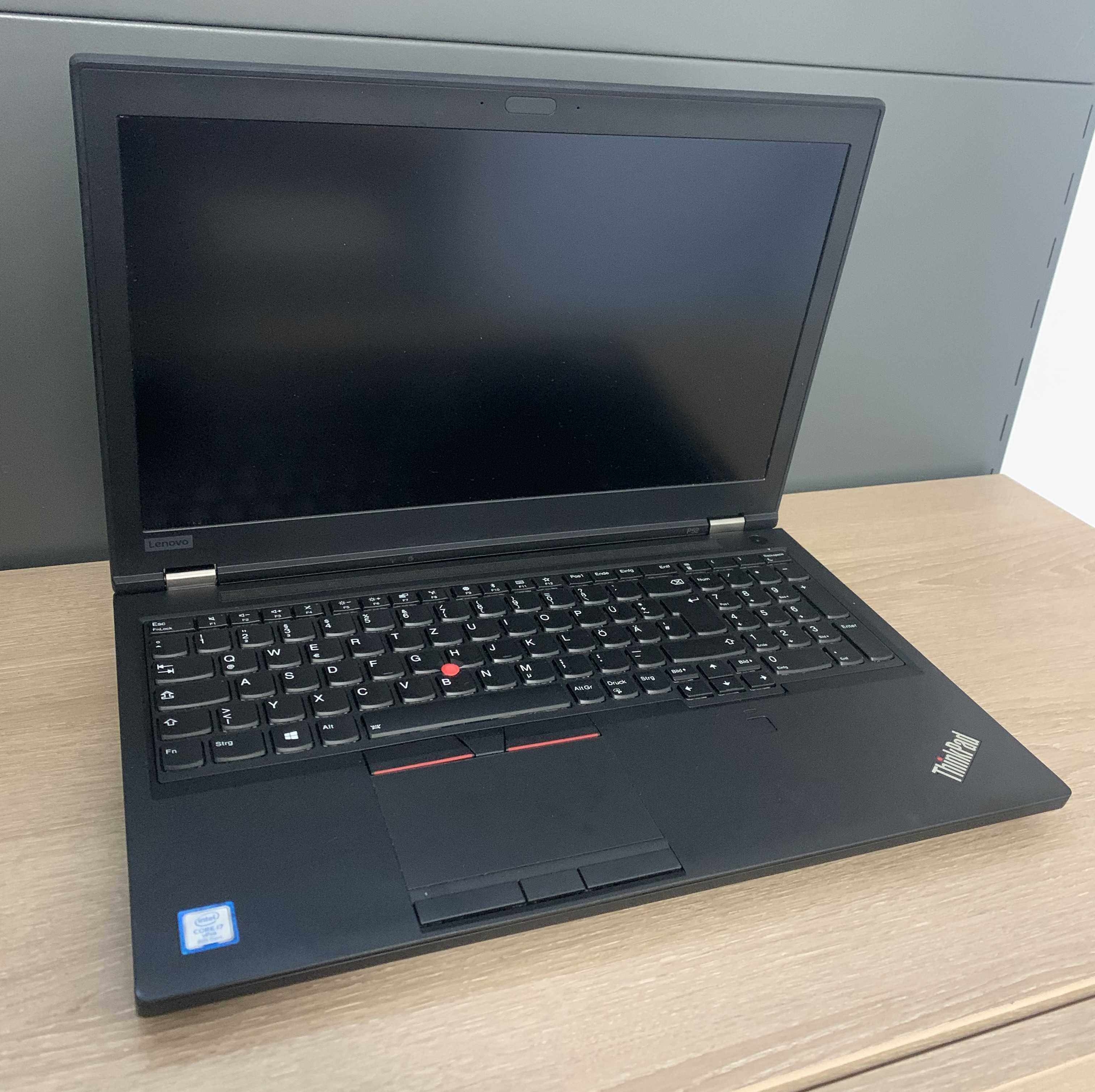 Lenovo Thinkpad P52 i7-8850H 16GB DDR 512GB M.2 SSD P2000 4GB W11 A-Ware17