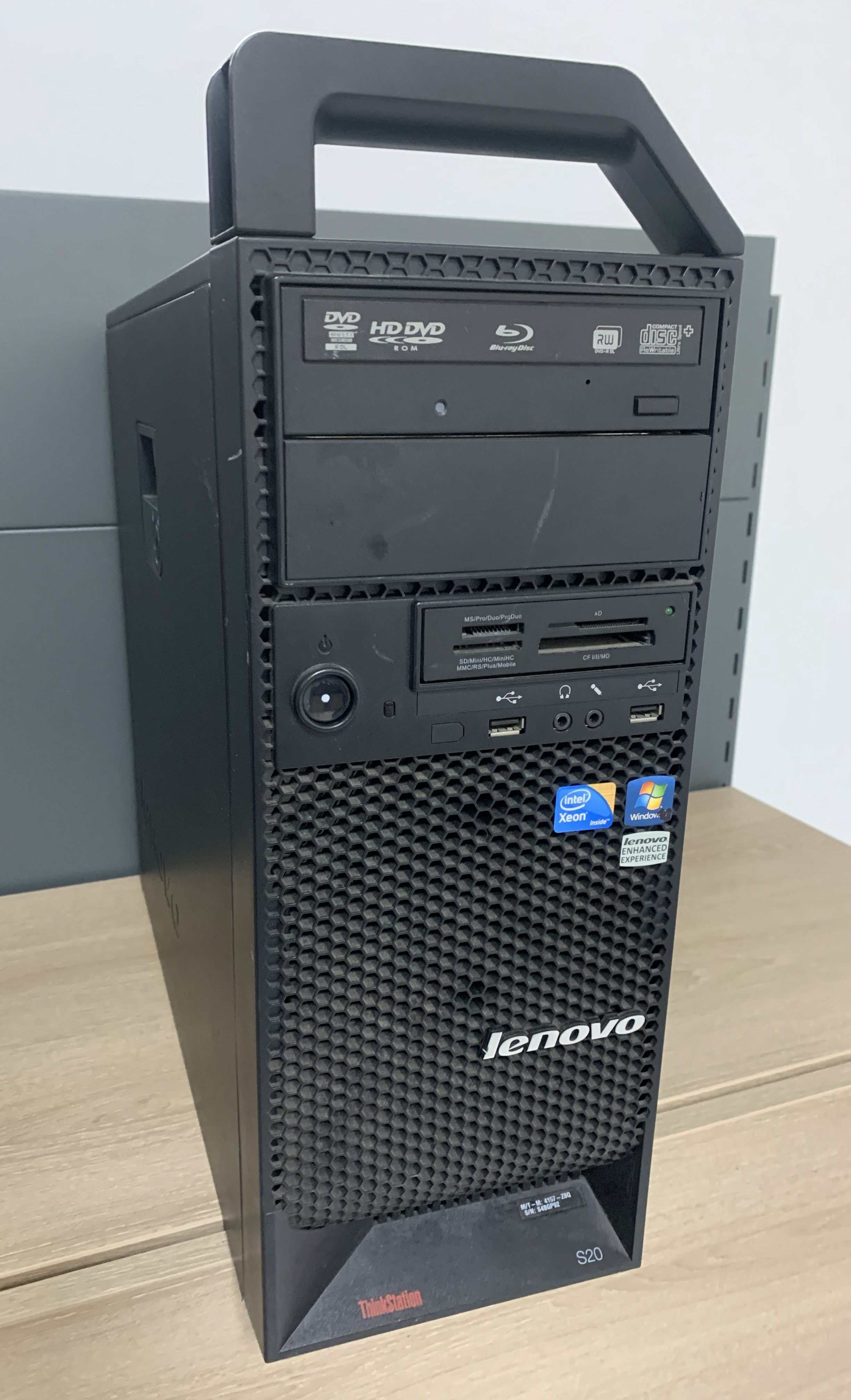 Lenovo Thinkstation S20 Xeon X5650 6x 2,66Ghz 10GB DDR NVS 295 DVD BluRay