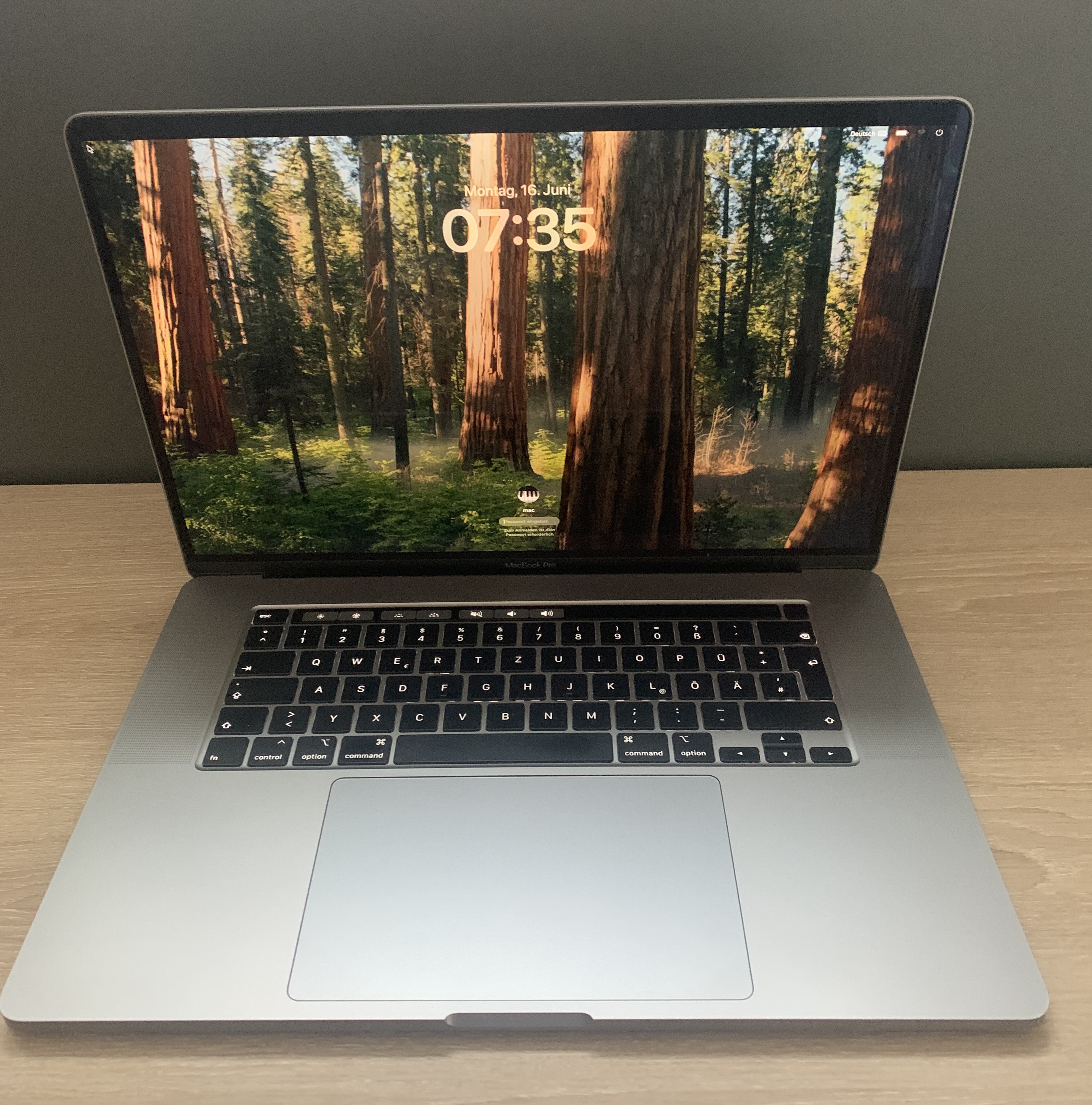 MacBook Pro A2141  16" i7-9750H 32GB DDR 512GB NVMe Radeon Pro 5300 MacOS B25