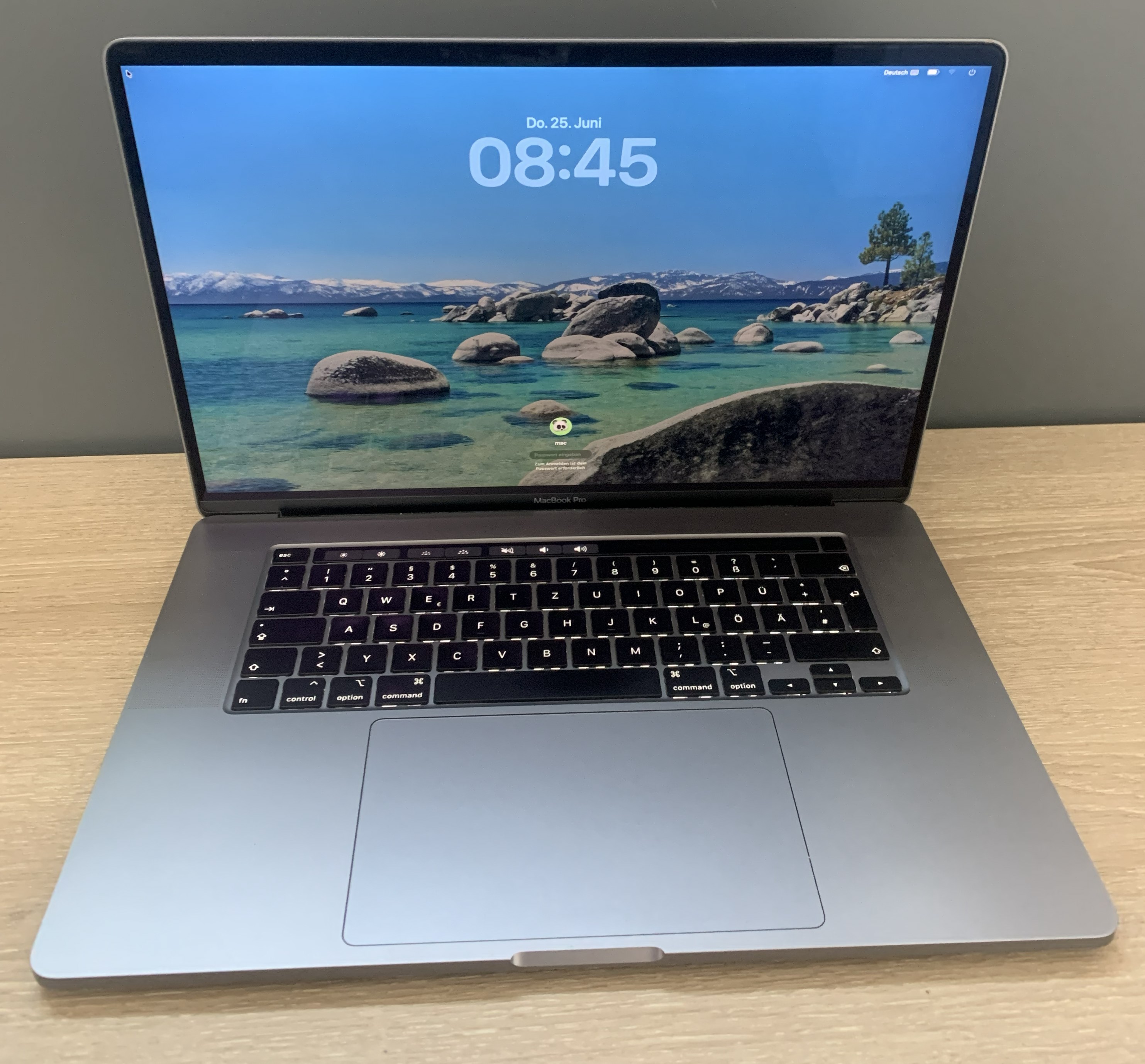 MacBook Pro 16" A2141 i7-9750H 16GB 512GB NVMe Radeon 5300M macOS B-Ware11