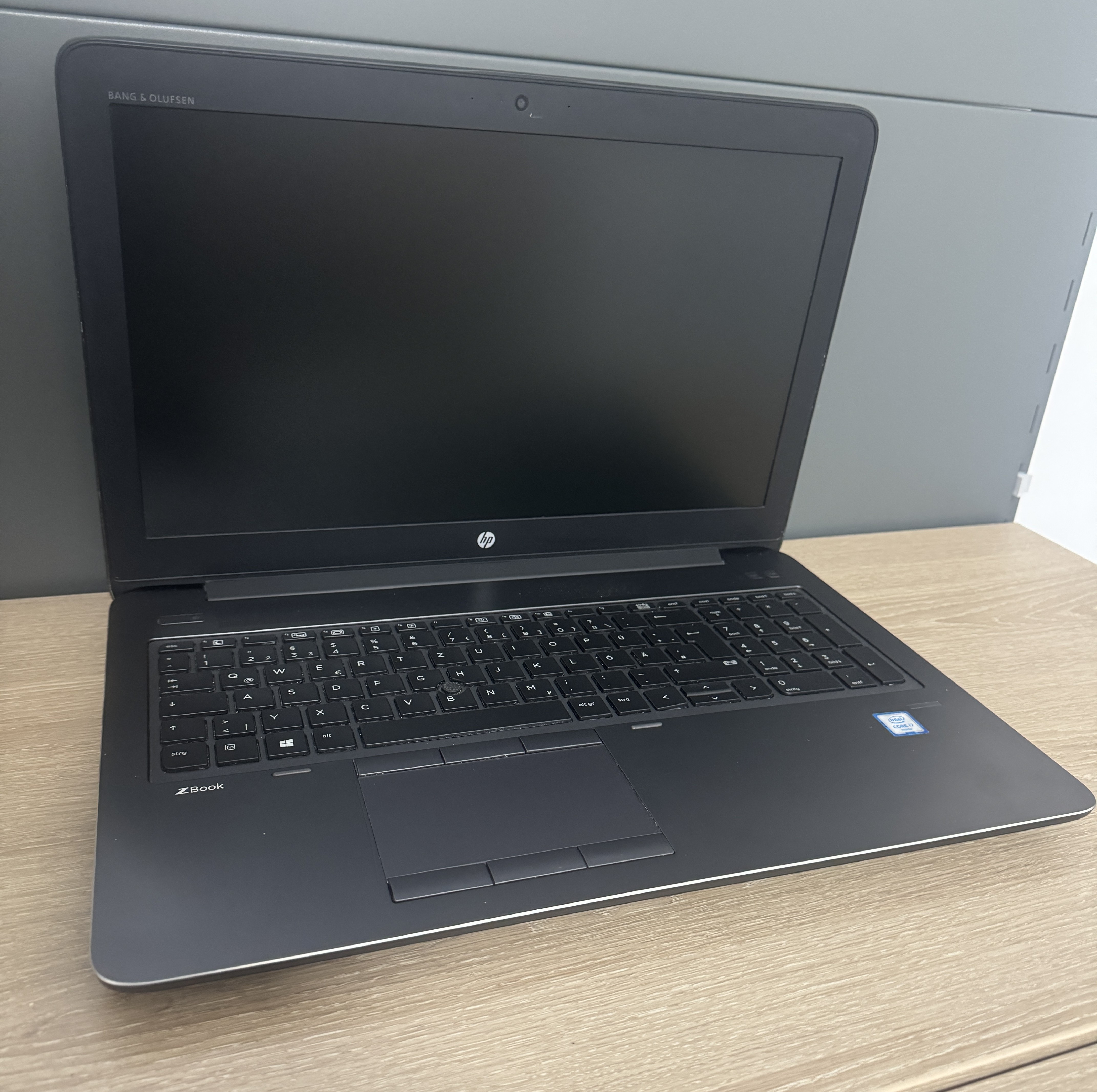 HP ZBook 15 G3 i7-6820HQ 2,7GHz 16GB DDR 512GB M.2 SSD M2000M 4GB W10 B-Ware7