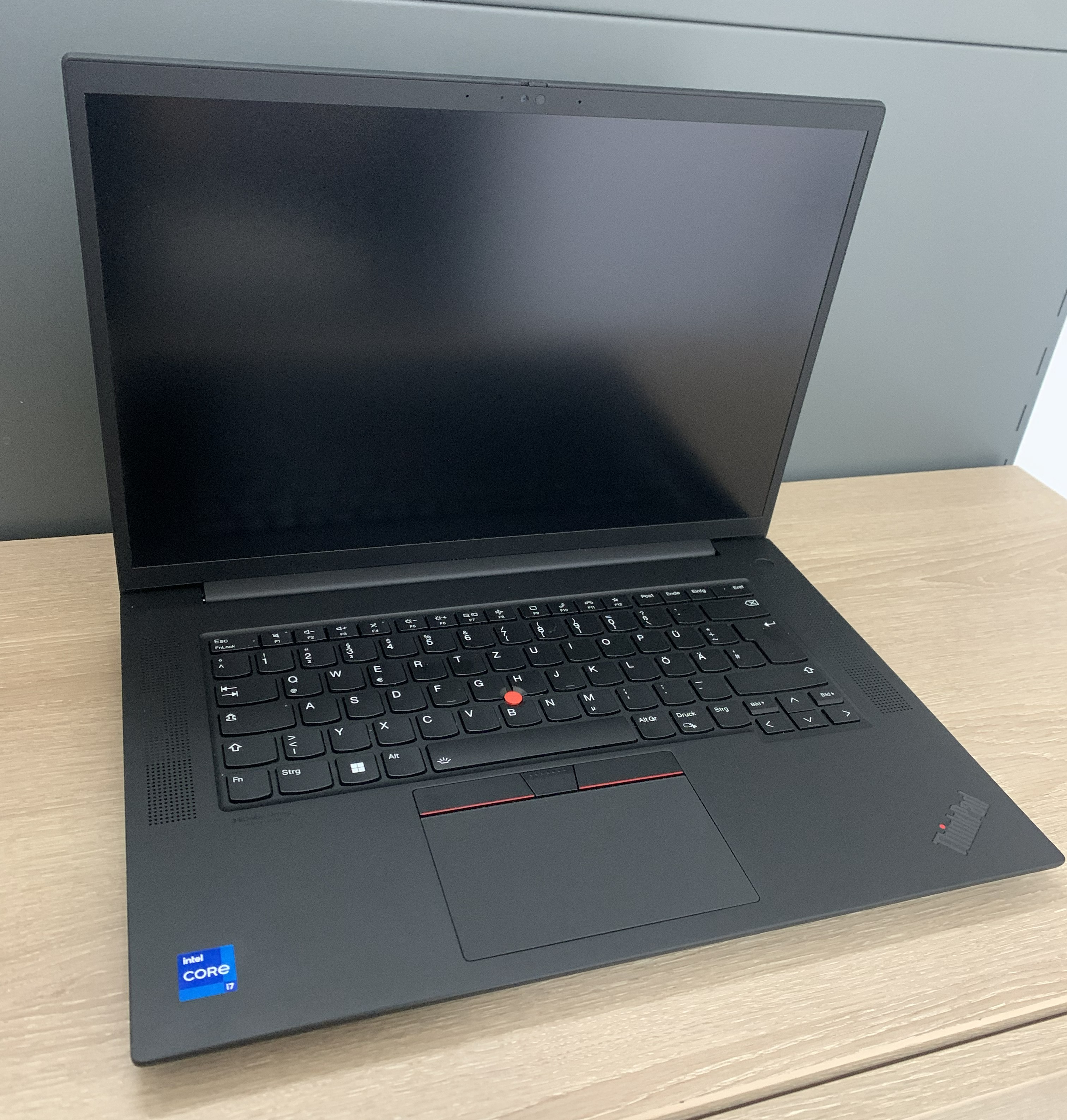 ThinkPad P1 G6 16"  i7-13700H 64GB DDR 1TB NVMe RTX 2000 Ada 8GB WUXGA CAM W11