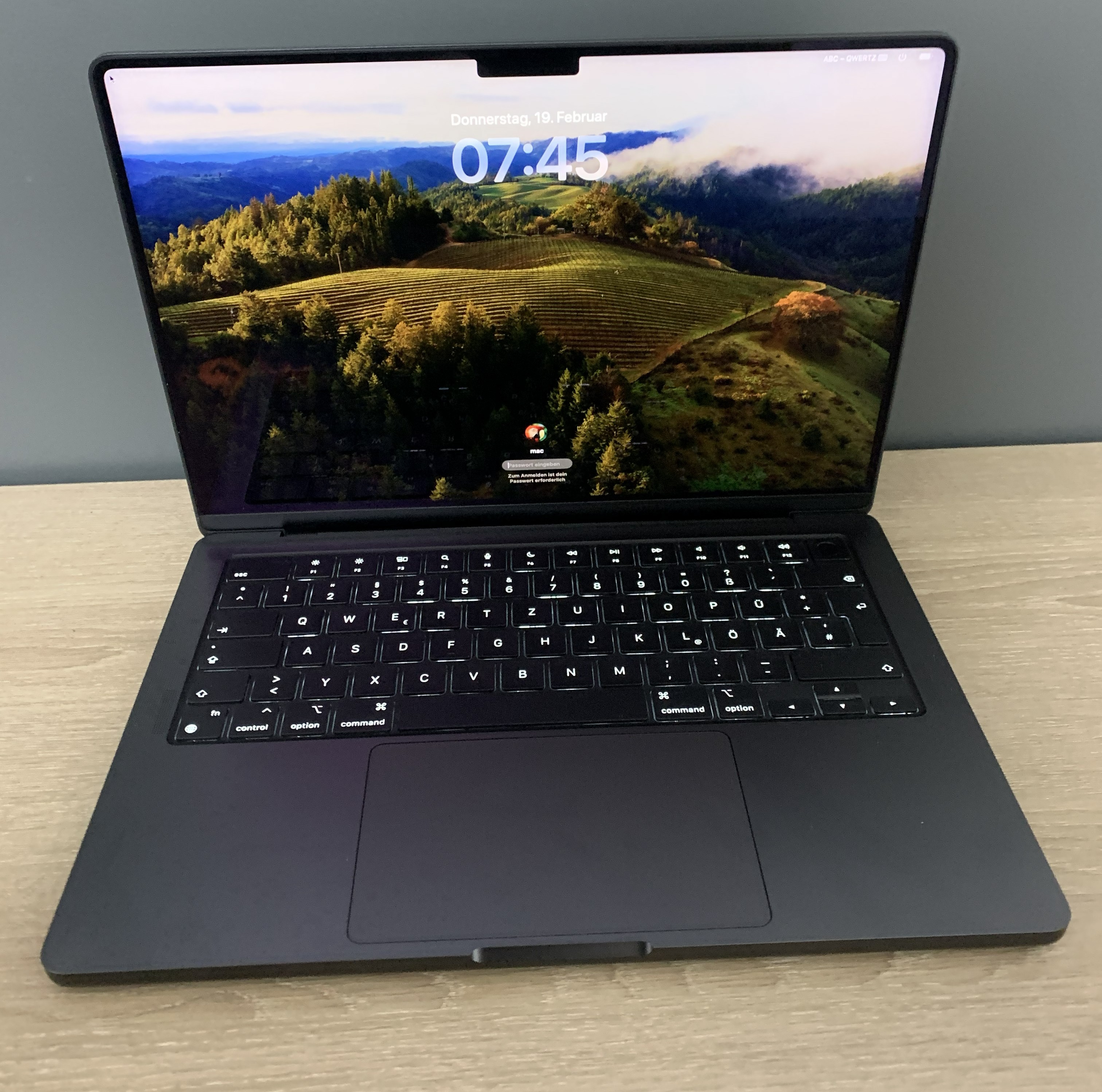 MacBook Pro A2992 (2023) M3 Pro 11C CPU/14C GPU 18GB 512GB NVMe OS A-Ware1