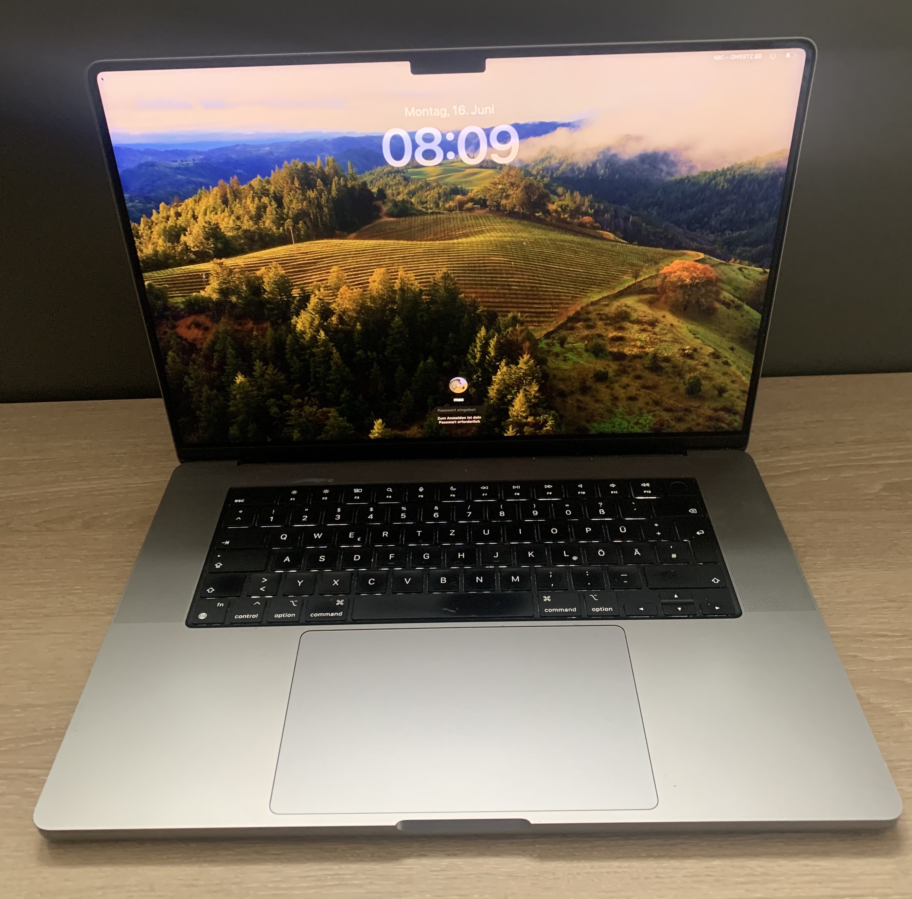 MacBook Pro 18.2 A2485 M1 Max 10 CPU/32GPU 64GB DDR 1TB NVMe CAM macOS B27