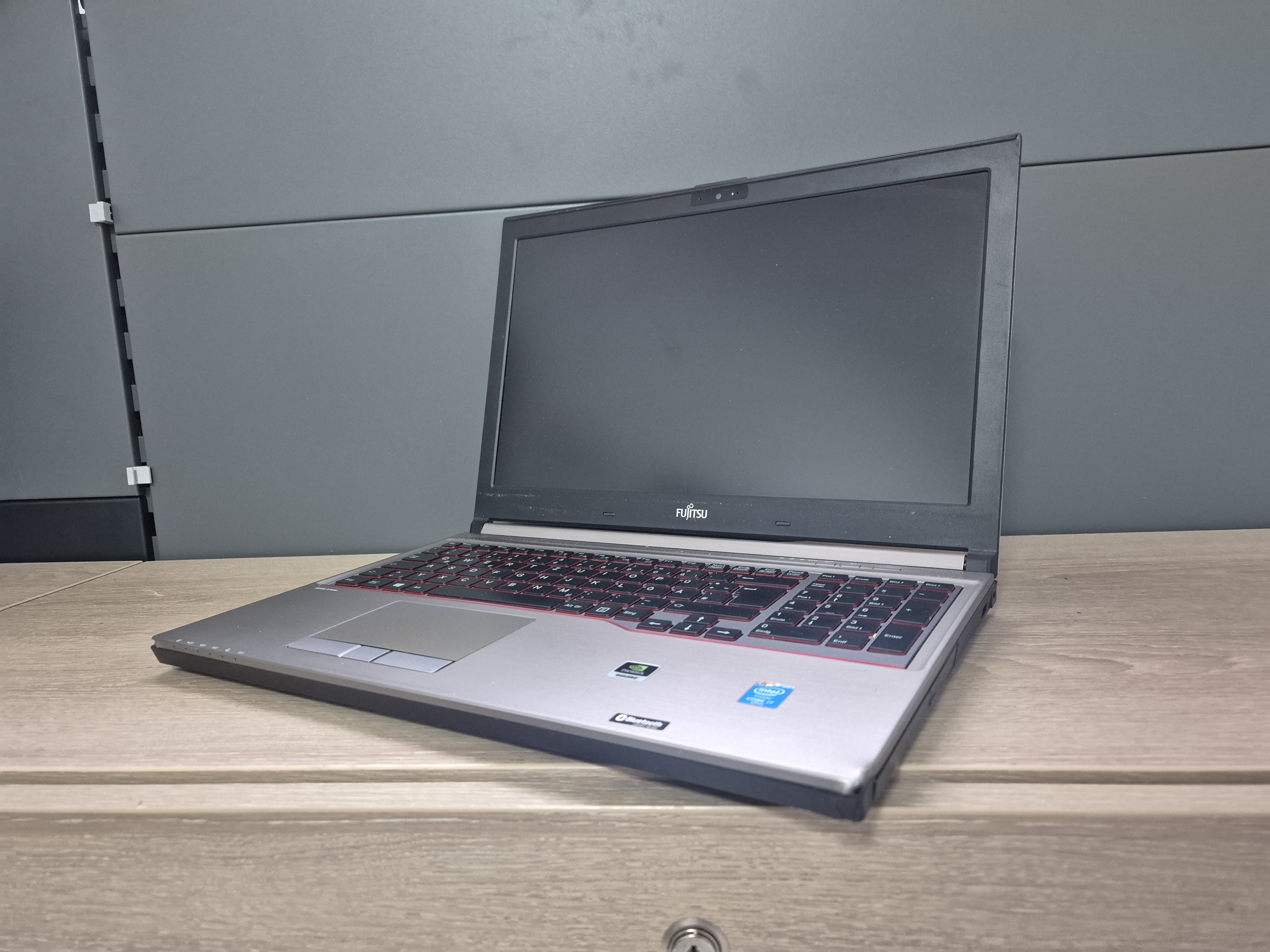 Fujitsu Celsius H730 15,6" i7-4810MQ 2,8GHz 8GB DDR 512GB SSD K1100M W10 C-Ware