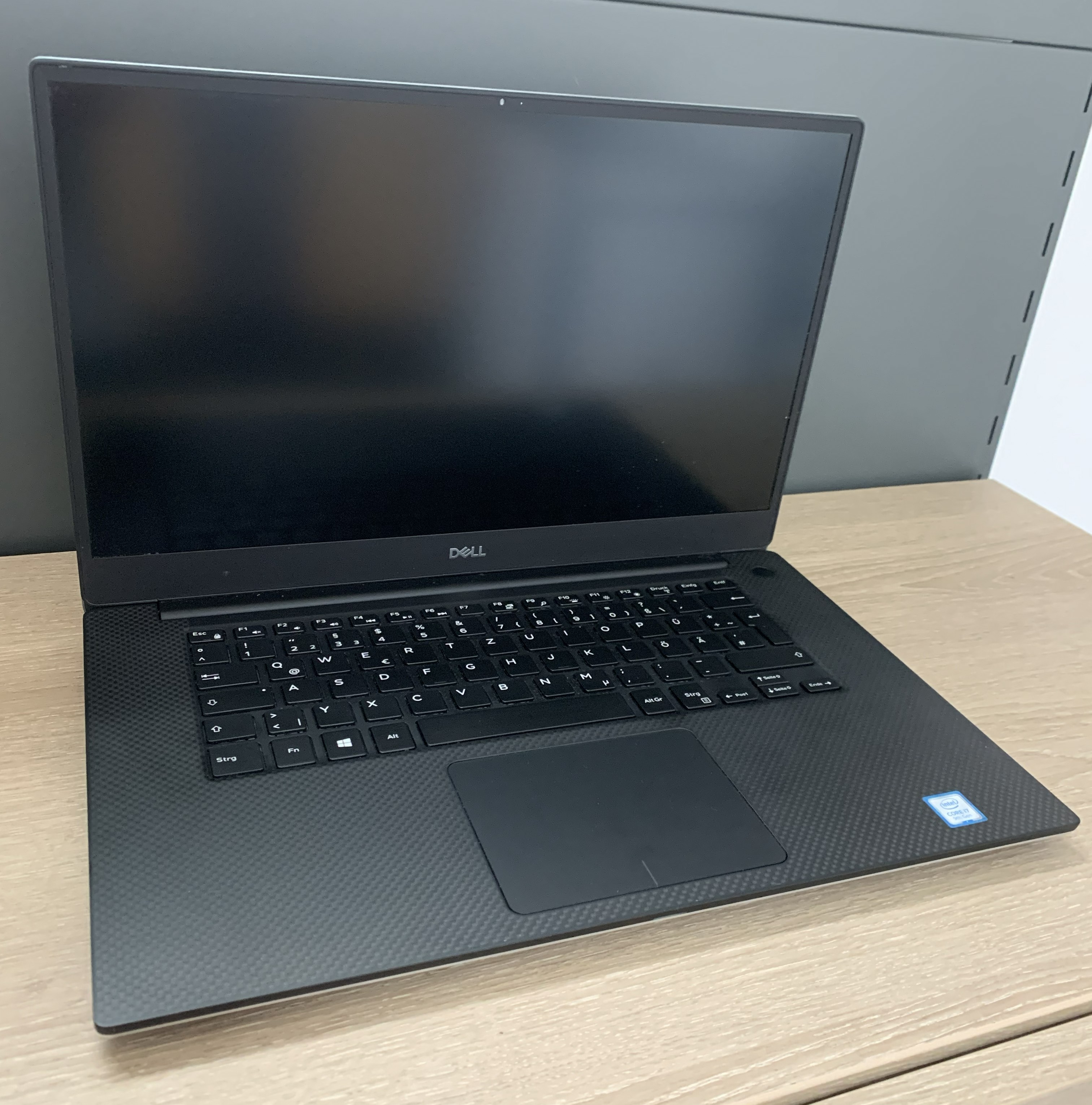 Dell Precision 5540 i7-9850H 64GB DDR 1TB NVME SSD T1000 4GB CAM W11 B-Ware