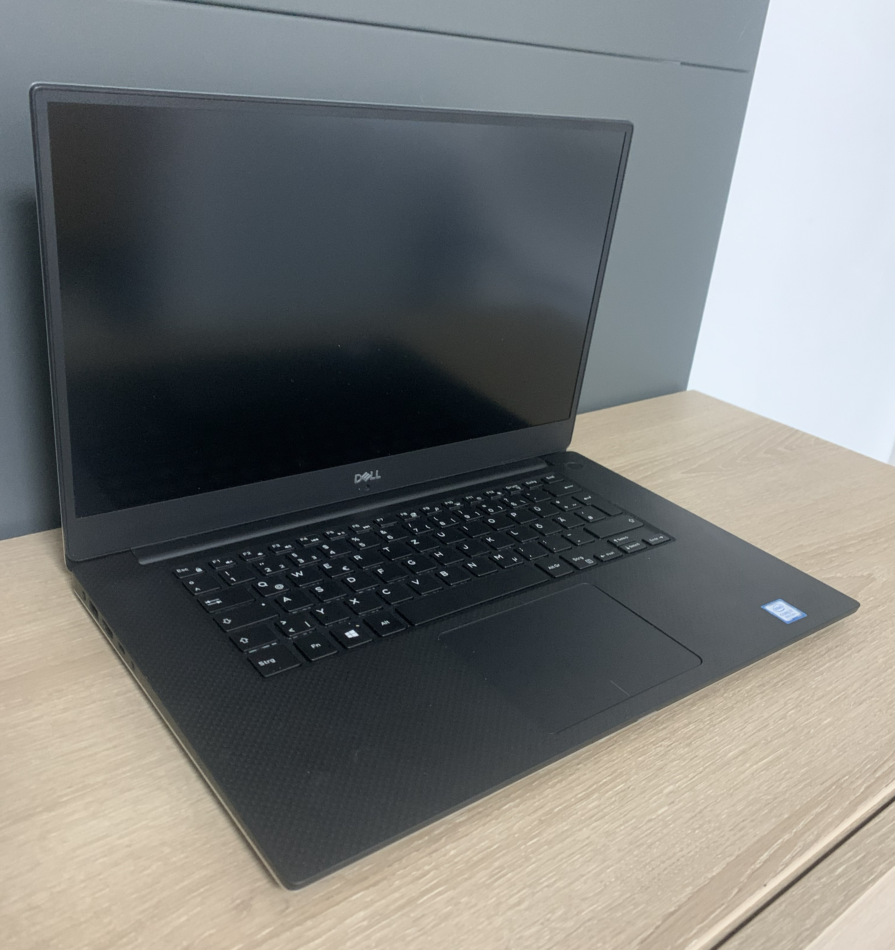 Dell Precision 5530 i7-8850H 2,60GHz 64GB DDR 1TB NVMe P1000 4GB CAM W11 A-Ware