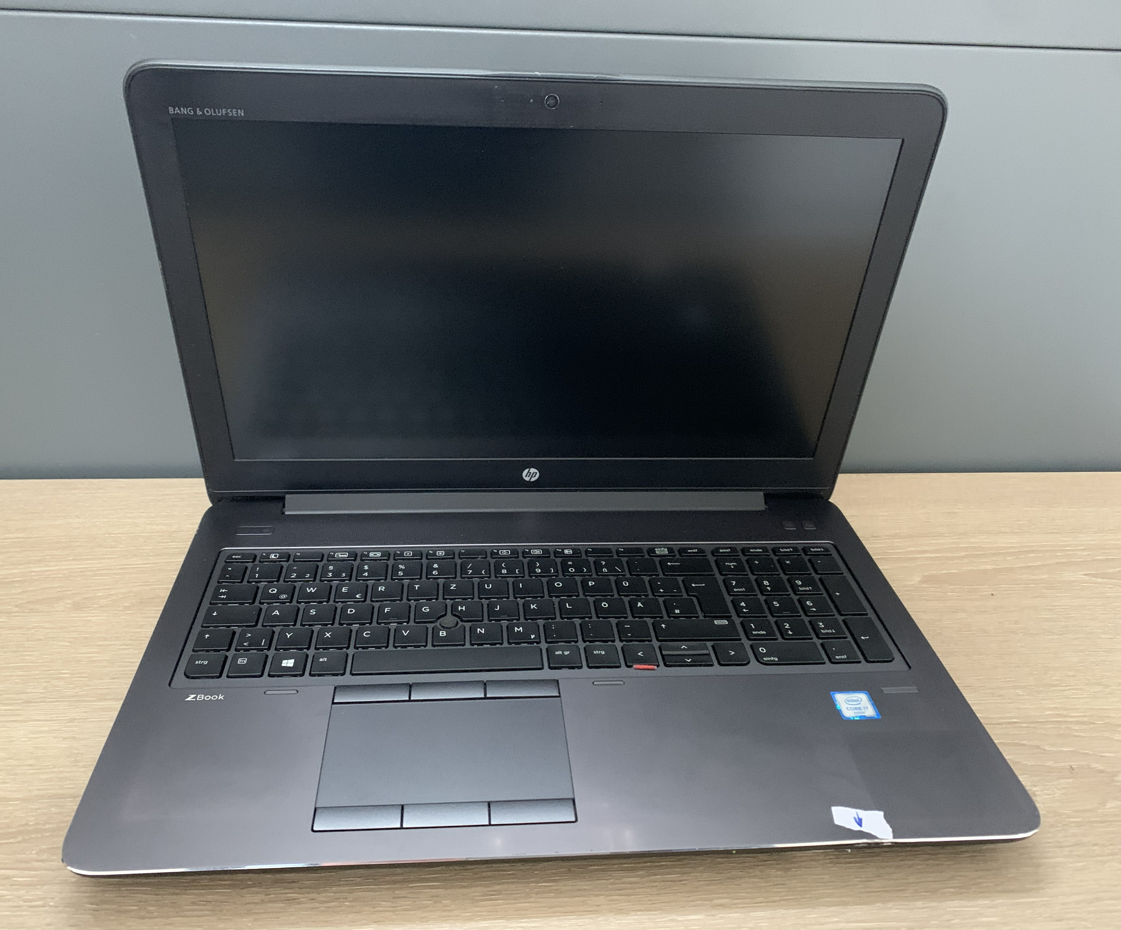 HP ZBook 15 G3 i7-6820HQ 2,7GHz 16GB DDR 512GB M.2 SSD M2000M 4GB W10 B-Ware12