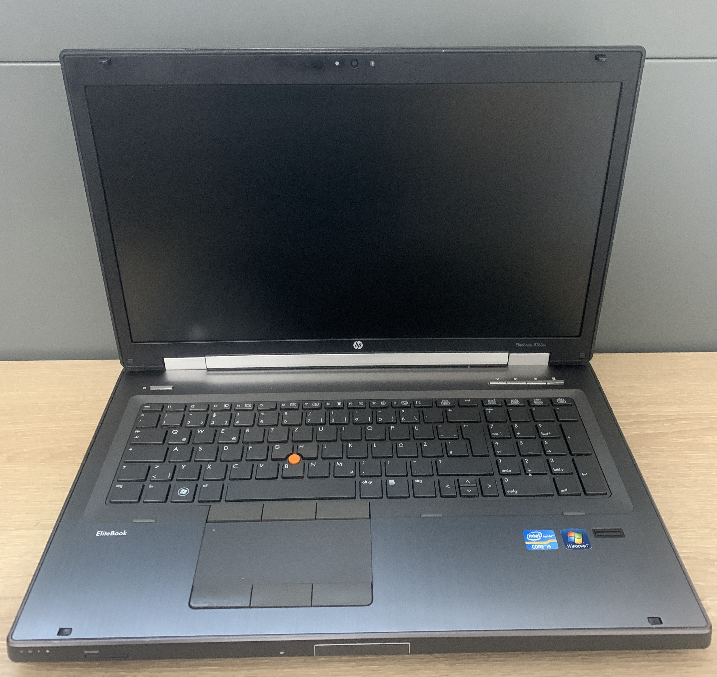 HP Elitebook 8760W i5-2520M 8GB DDR Radeon HD 6570 RW ohne Festplatte B-Ware4