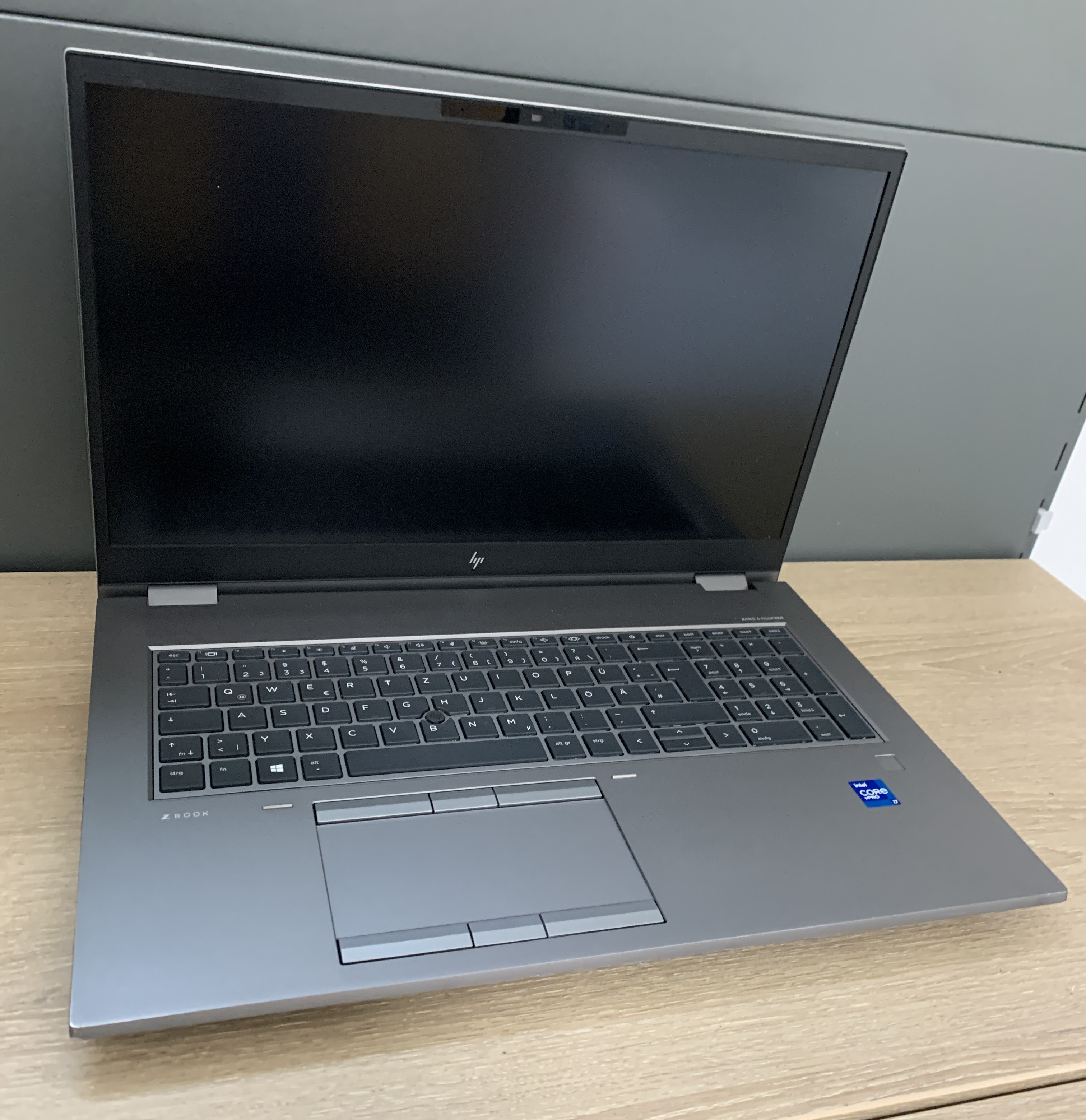 HP ZBook Fury 17,3 G8 i7-11850H 32GB 512GB M.2 SSD RTX A3000 6GB CAM W11 B-Ware