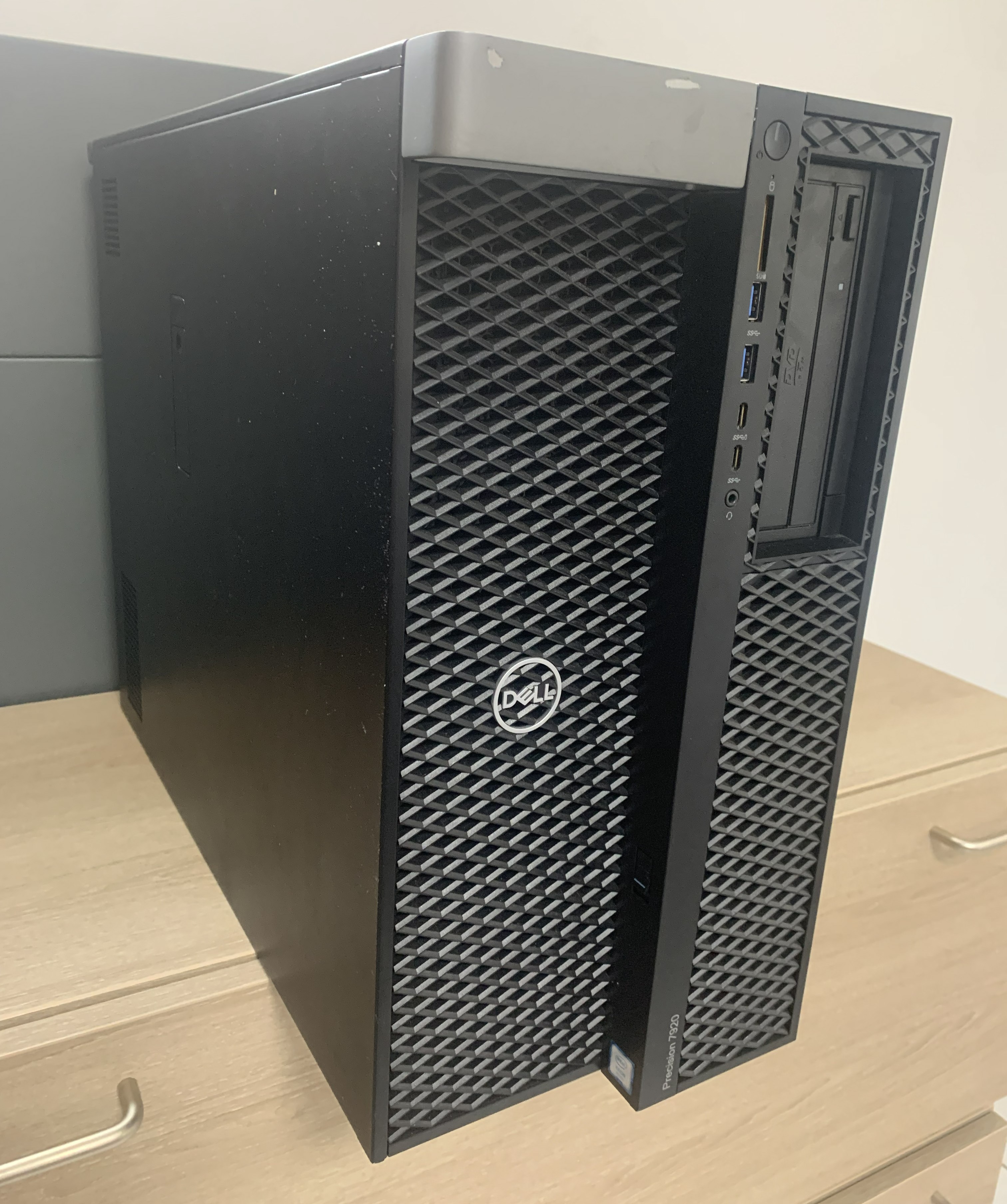 Dell Precision 7920 Tower 2x Xeon Gold 6248R 128GB DDR 1TB M.2 SSD P2000 5GB W11