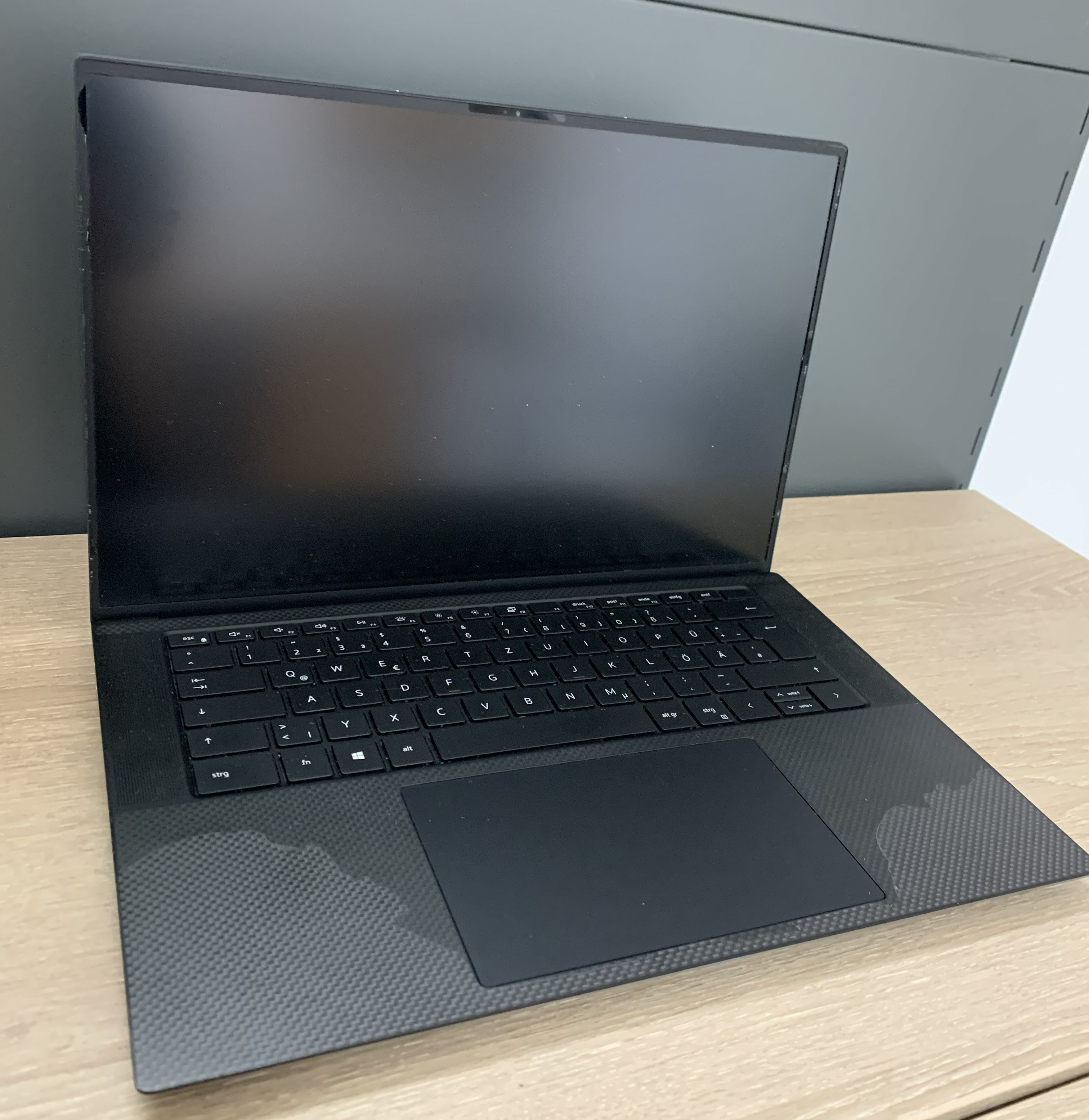 Dell Precision 5550  i7-10750H 64GB DDR 1TB NVMe T1000 4GB WUXGA W11 B-Ware15