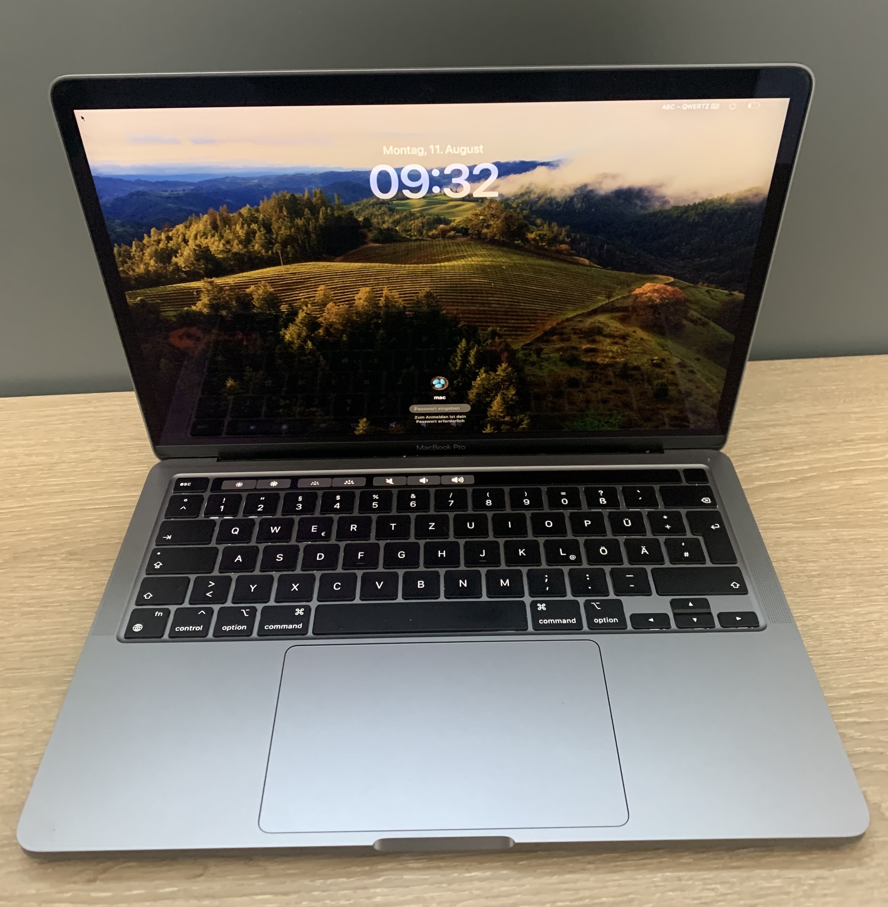 MacBook Pro A2338 2022 M2 8 CPU/10 GPU 8GB DDR 256 NVMe macOS CAM A-Ware41