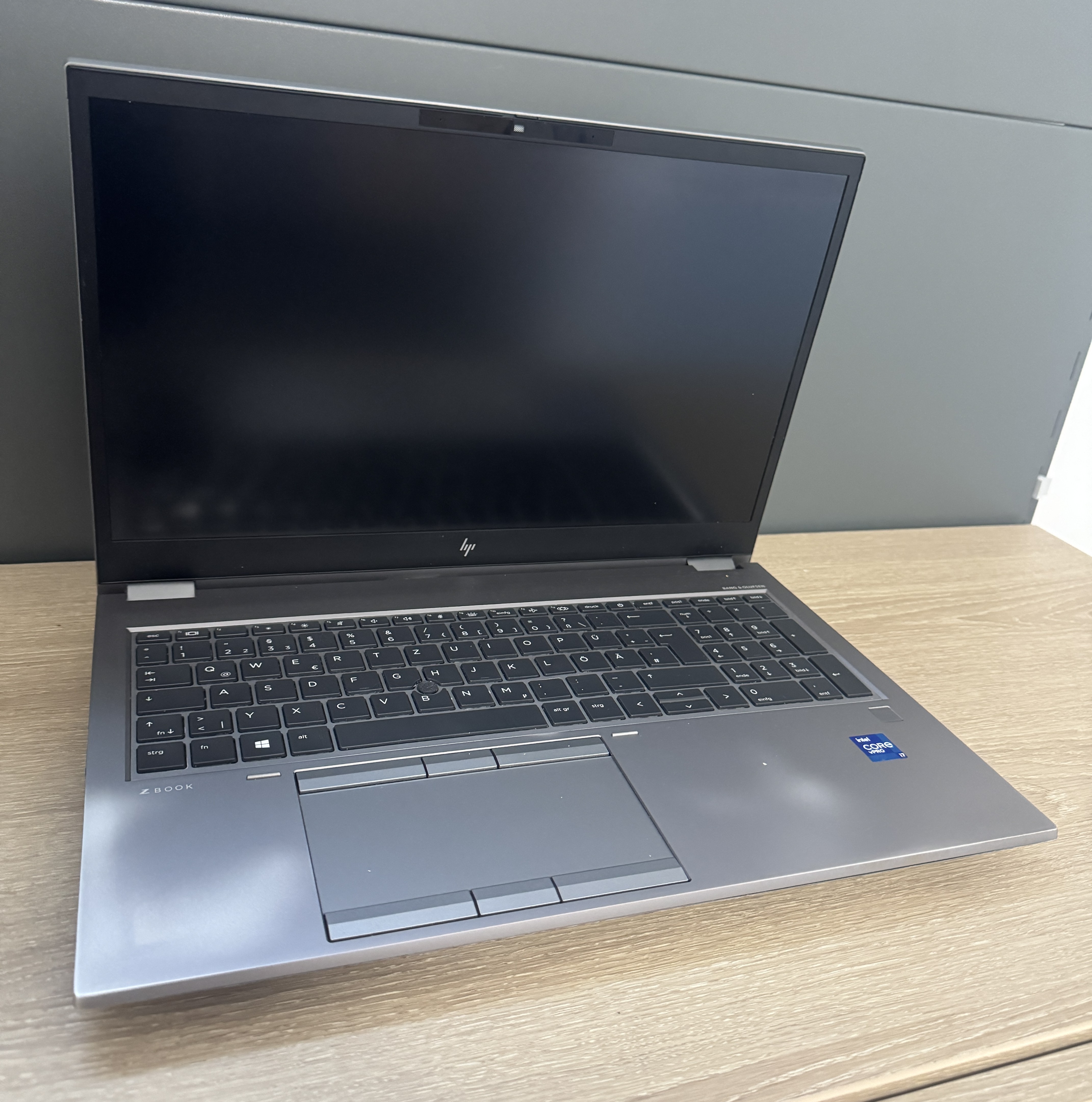 HP ZBook Fury 15 G8 i7-11850H vPro 32GB DDR 1TB M.2 SSD FullHD CAM W11 B-Ware30
