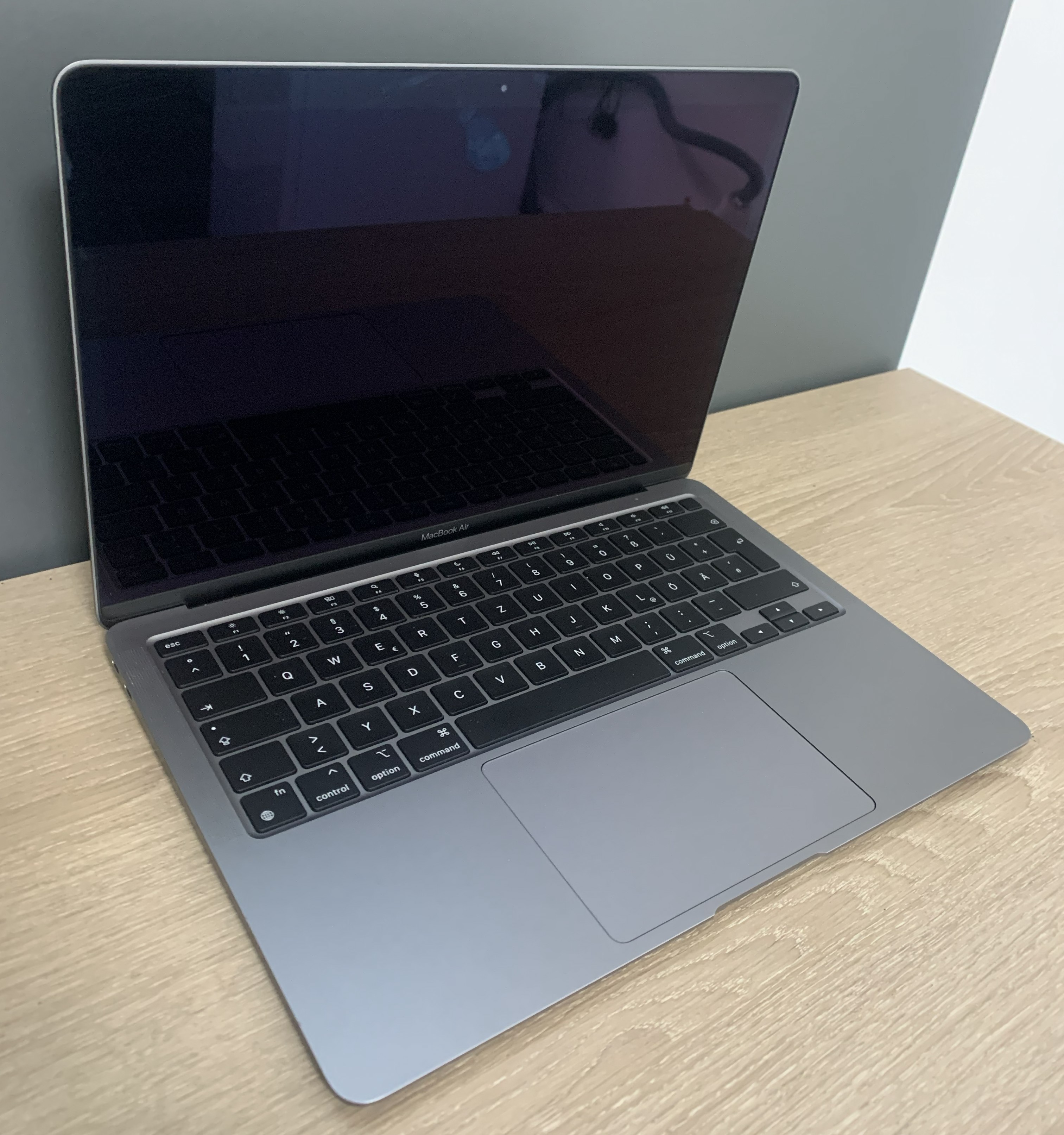 MacBook Air A2337 M1 8 CPU/ 7 GPU 3.2GHz 16GB DDR 256GB NVMe macOS B-Ware24