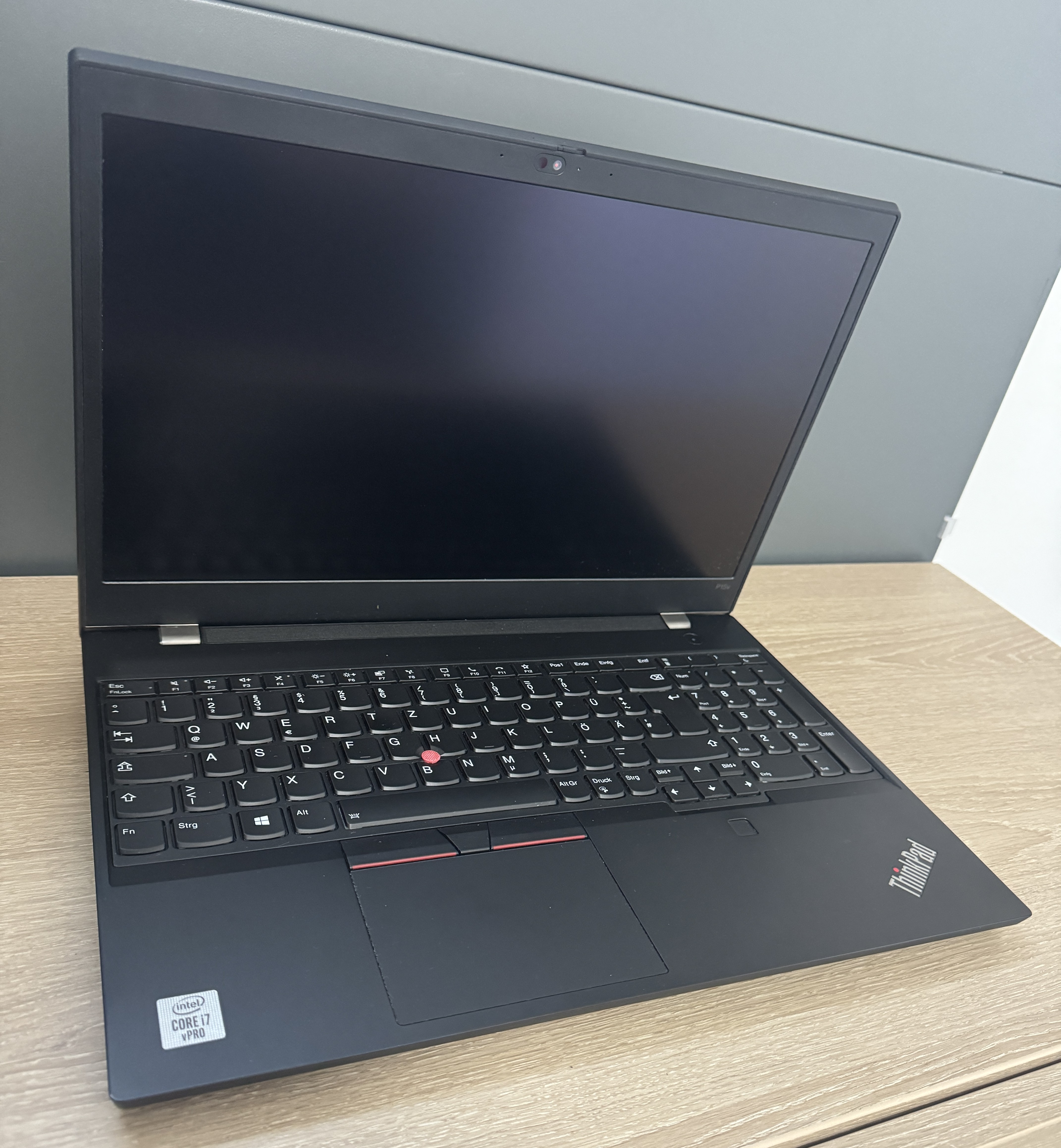Thinkpad P15v G1 Touch i7-10875H 32GB DDR 1TB NVMe Full HD CAM W11 B-Ware9