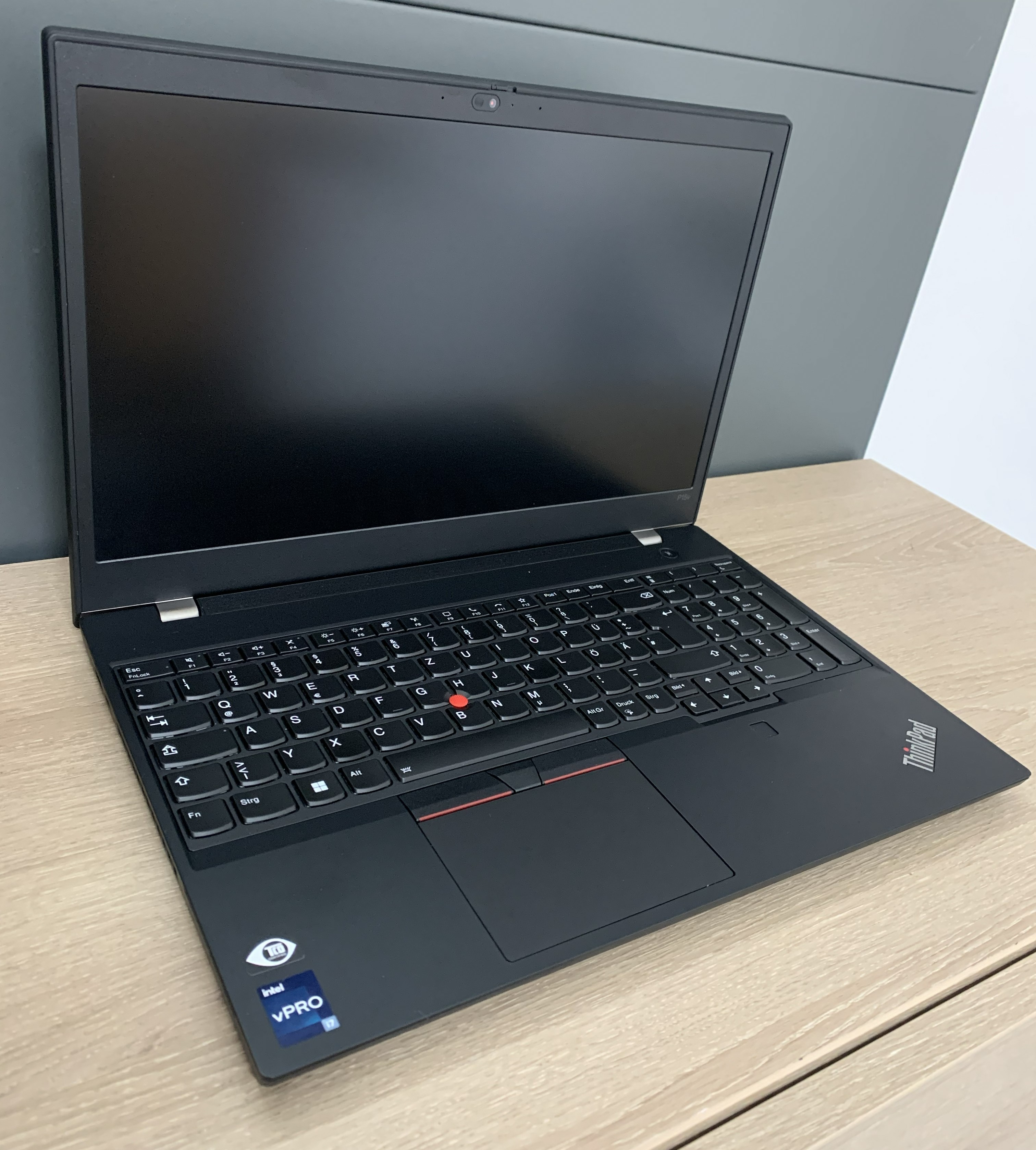 Thinkpad P15v G3 15,6"  i7-12800H vPro 16GB DDR 512GB NVMe T600 4GB CAM W11