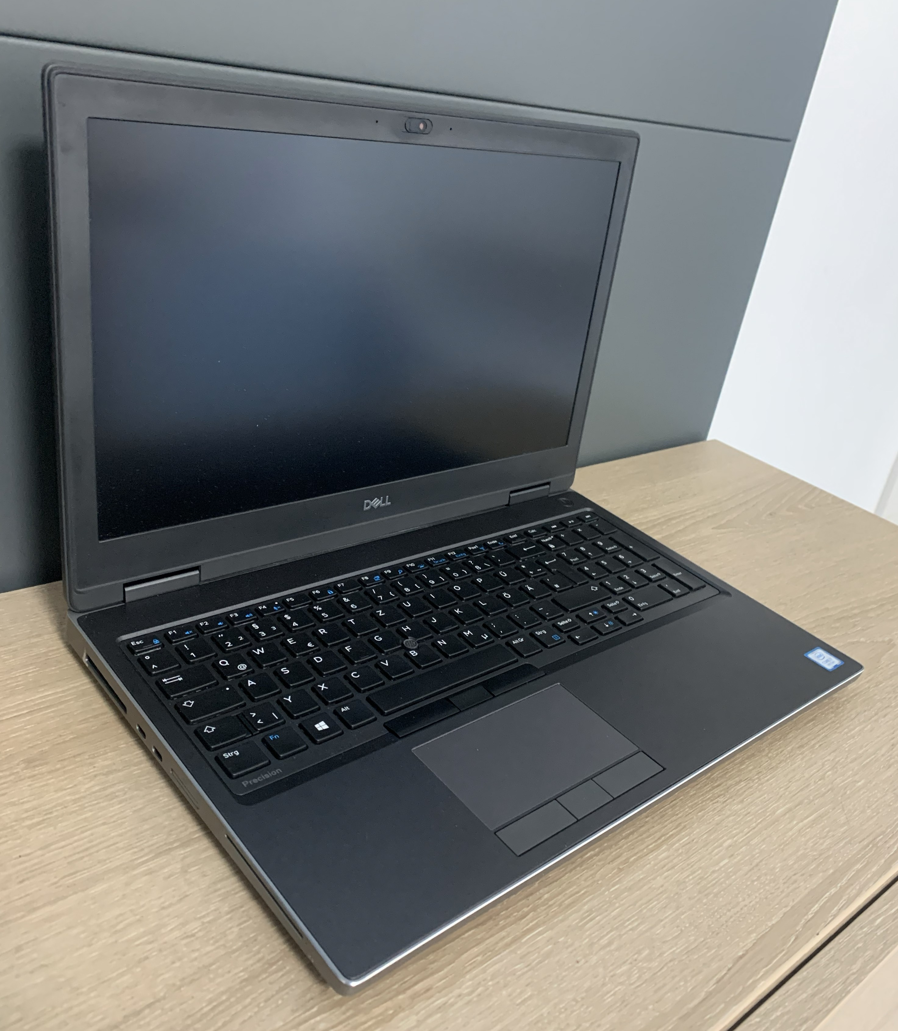 Dell Precision 7540 i7-9850H 32GB DDR 512GB M.2 SSD T2000 4GB CAM W11 B-Ware3