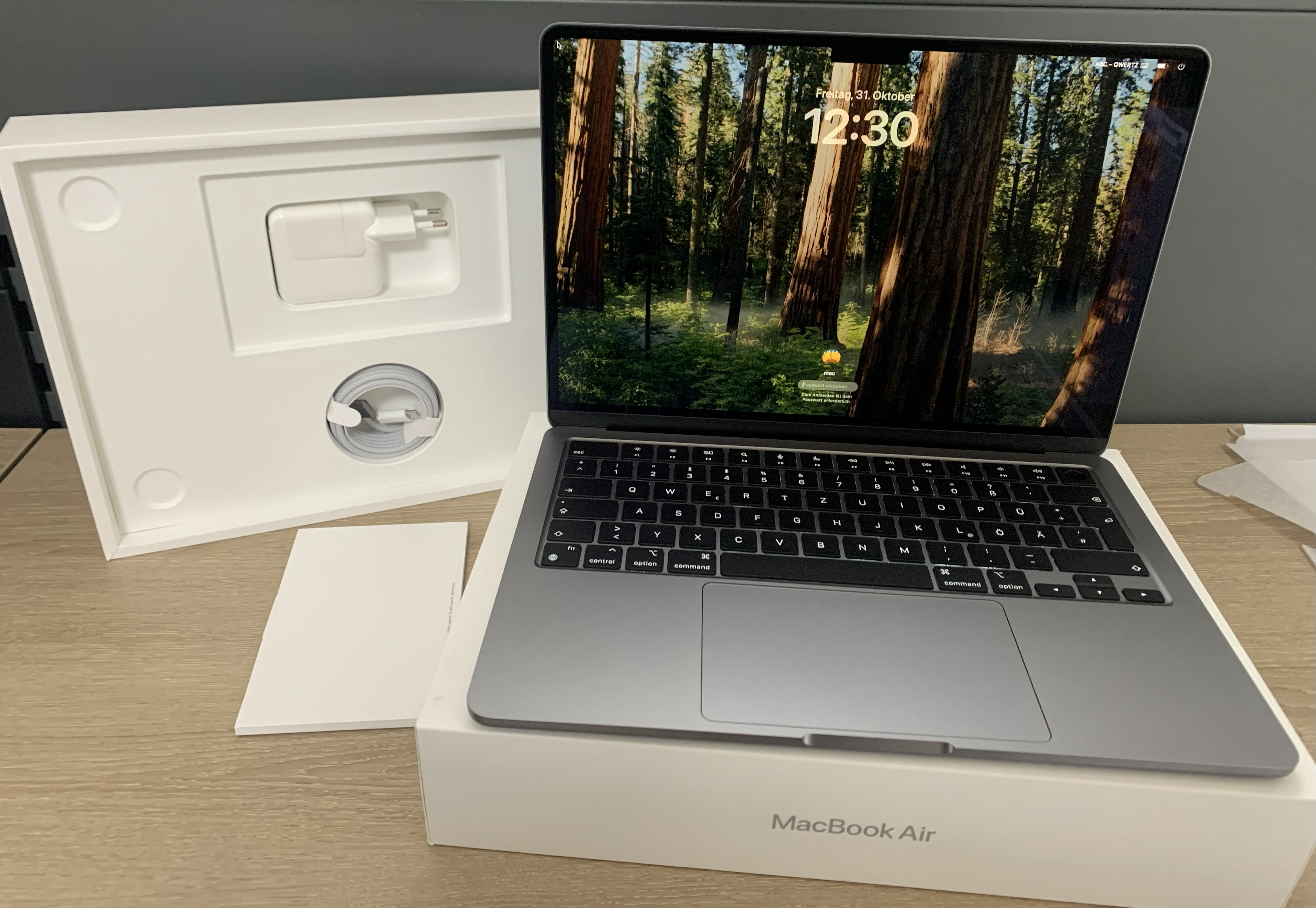 MacBook Air A2681 13.6" M2 8 CPU/10 GPU 8GB 512GB NVMe CAM macOS A-Ware27