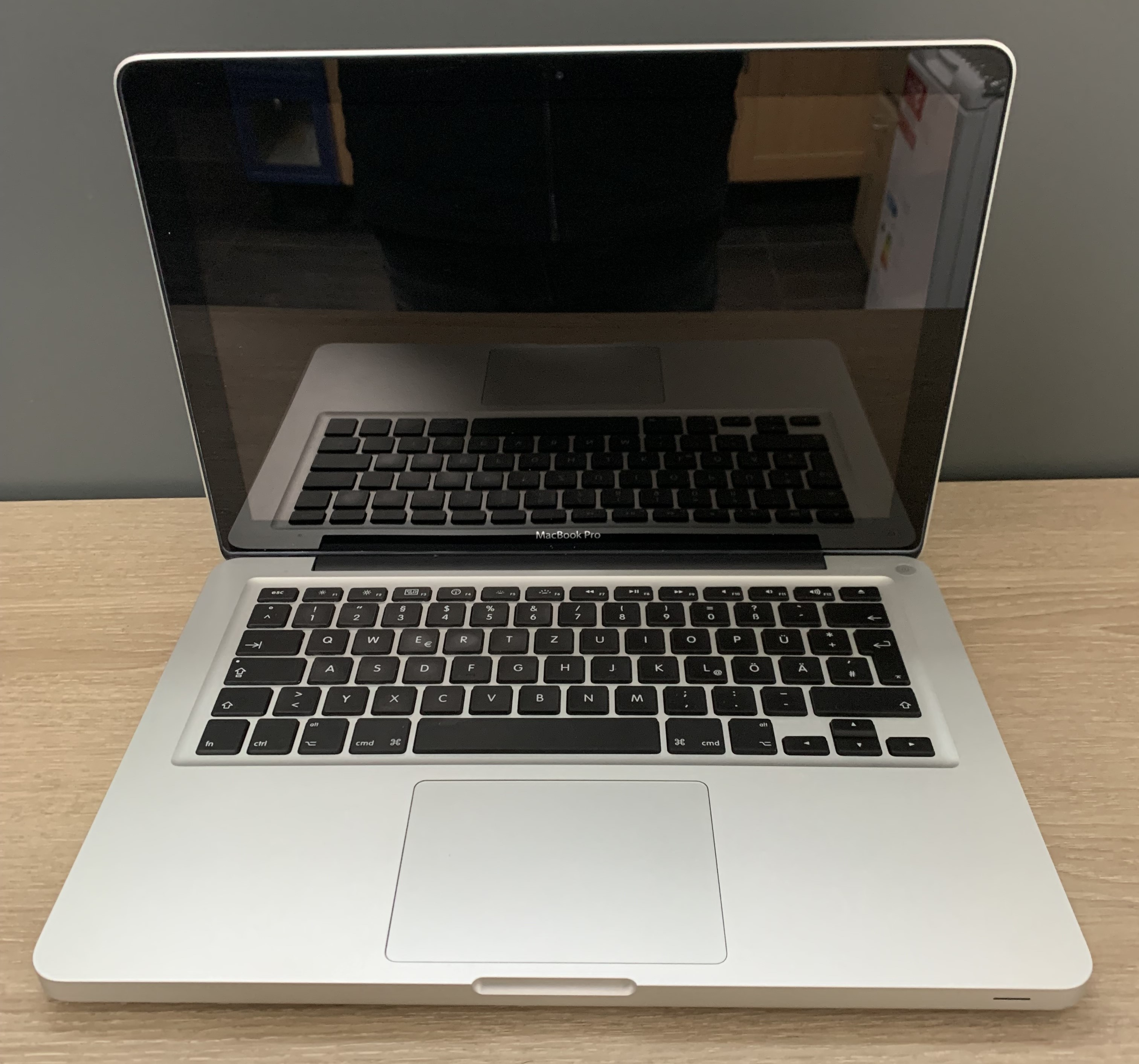 Apple MacBook Pro A1278  i7-2620M 2,70GHz 4GB DDR 500GB HDD Intel HD B-Ware32