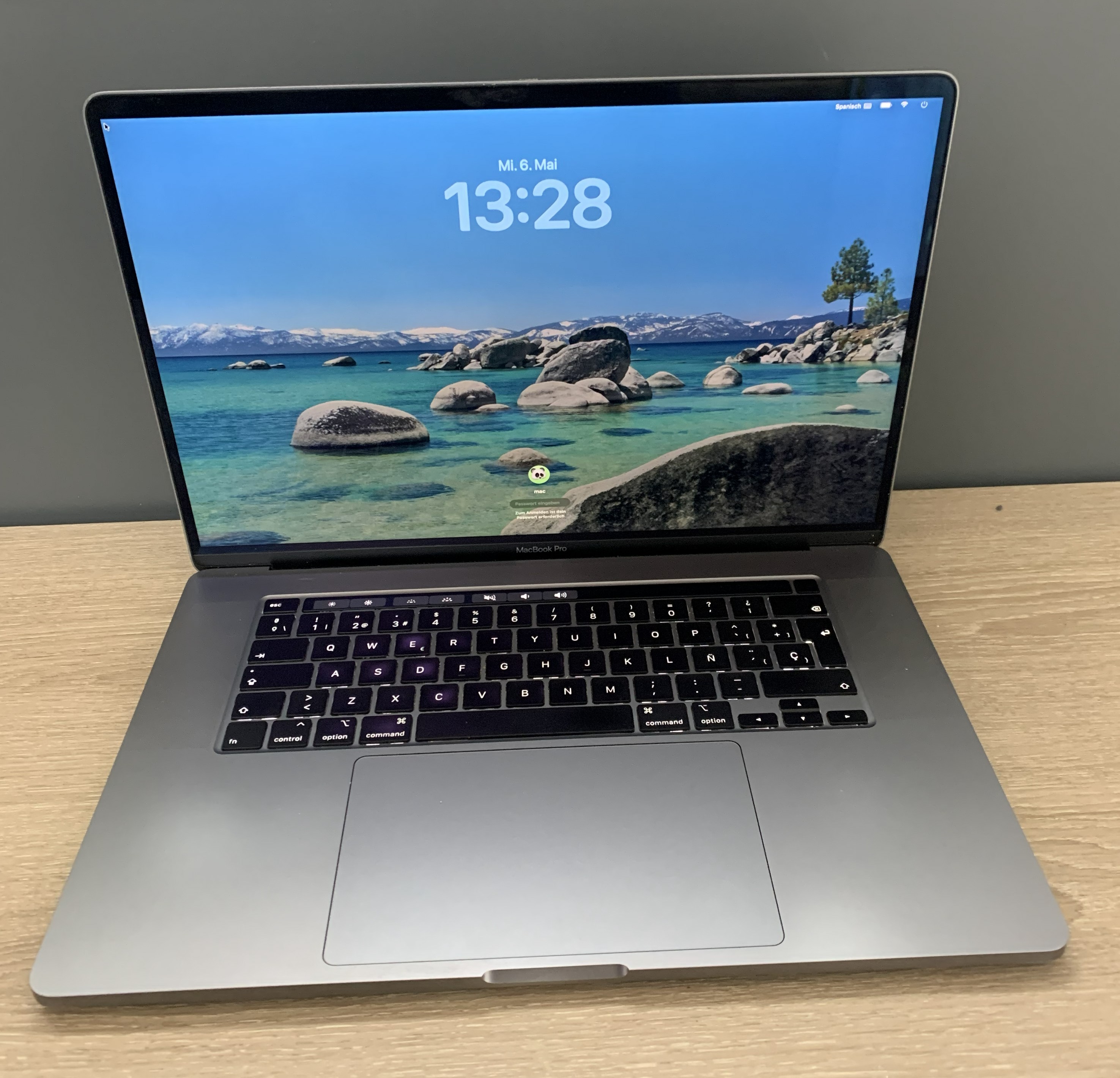 MacBook Pro A2141  16" i7-9750H 32GB 512GB NVMe Radeon Pro 5300M MacOS B-Ware19