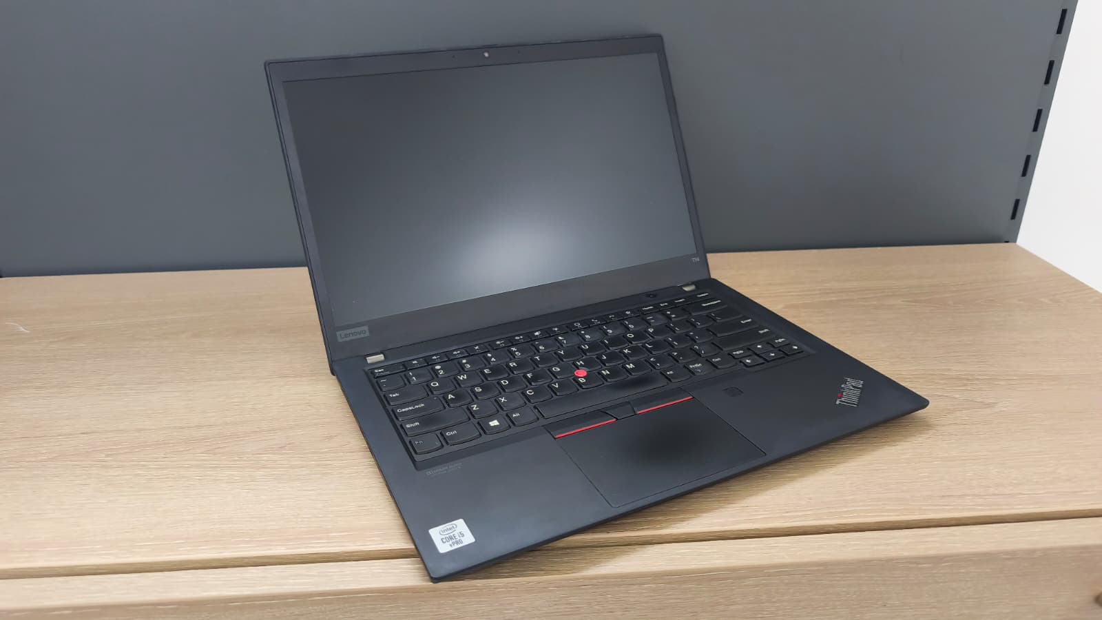 ThinkPad T14 G1 Core i5-10310U 16GB DDR 256GB M.2 SSD QWERTY CAM W11 B-Ware7