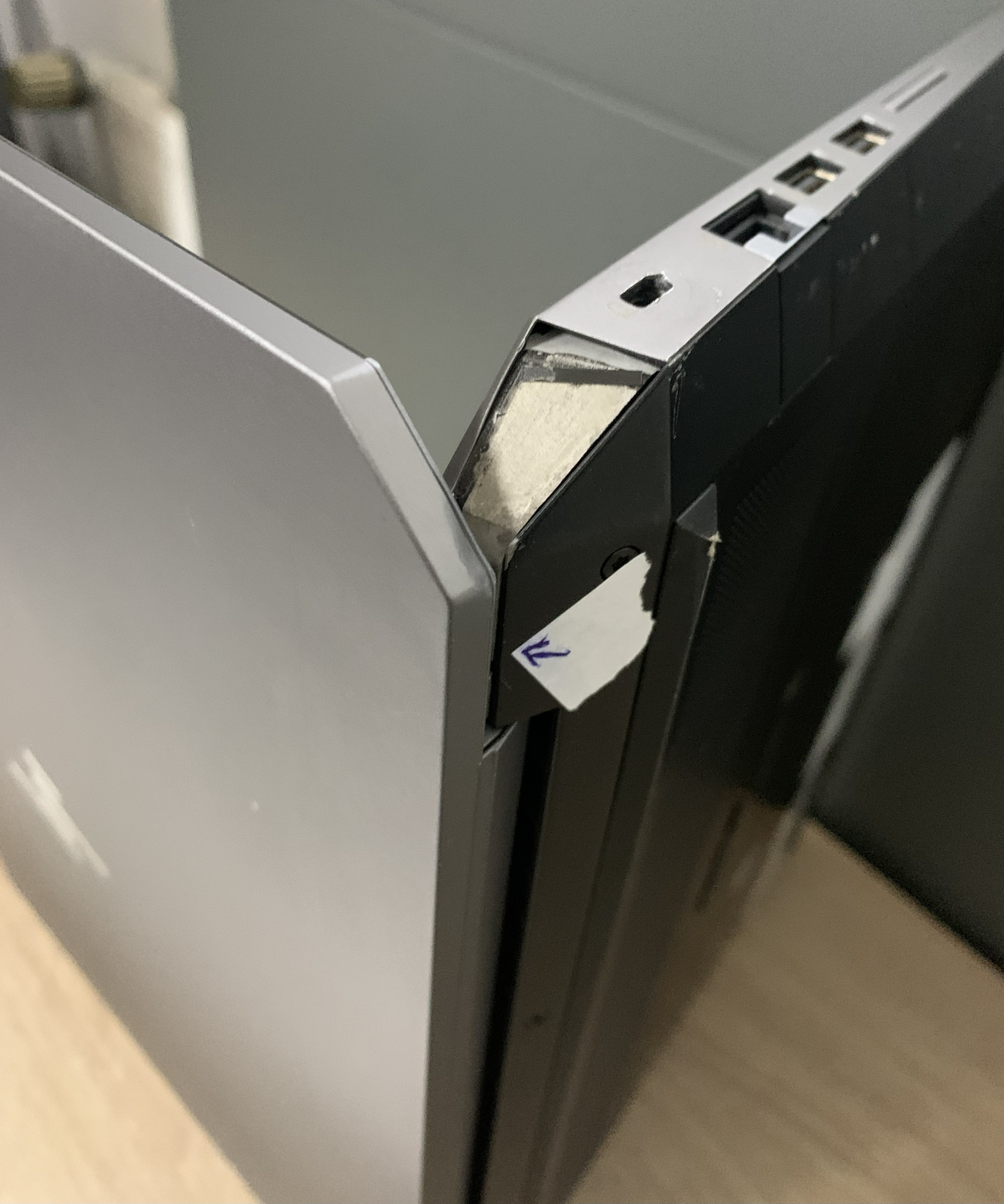 HP ZBook 15 G5 i7-8850H 32GB DDR 256GB M.2 SSD+1TB HDD P2000 4GB W11 B-Ware6 HP ZBook 15 G5 i7-8850H 32GB DDR 256GB M.2 SSD+1TB HDD P2000 4GB W11 B-Ware6