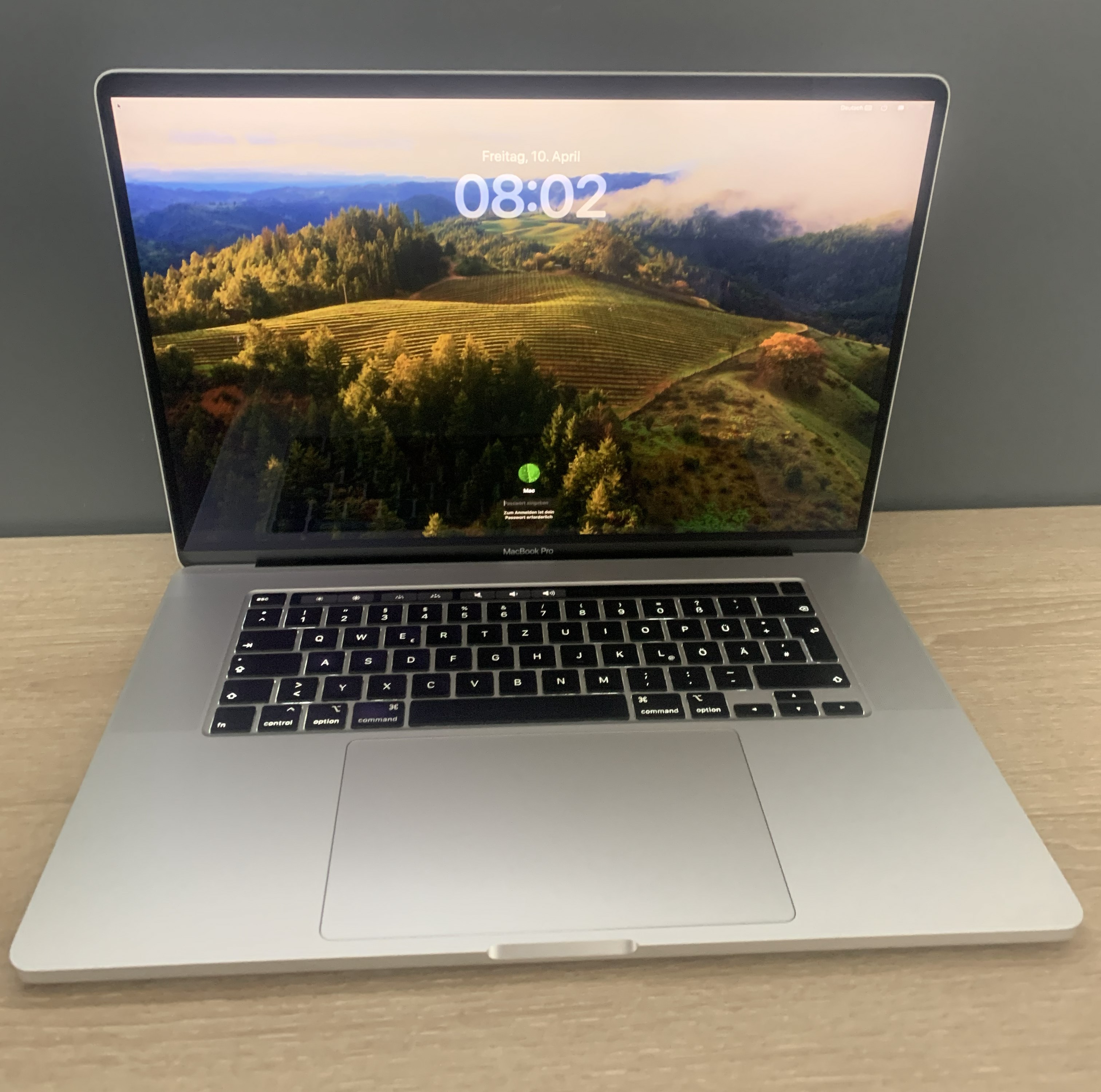 MacBook Pro 16" A2141 i9-9980HK 32GB 512GB NVMe Radeon 5300M macOS A-Ware34