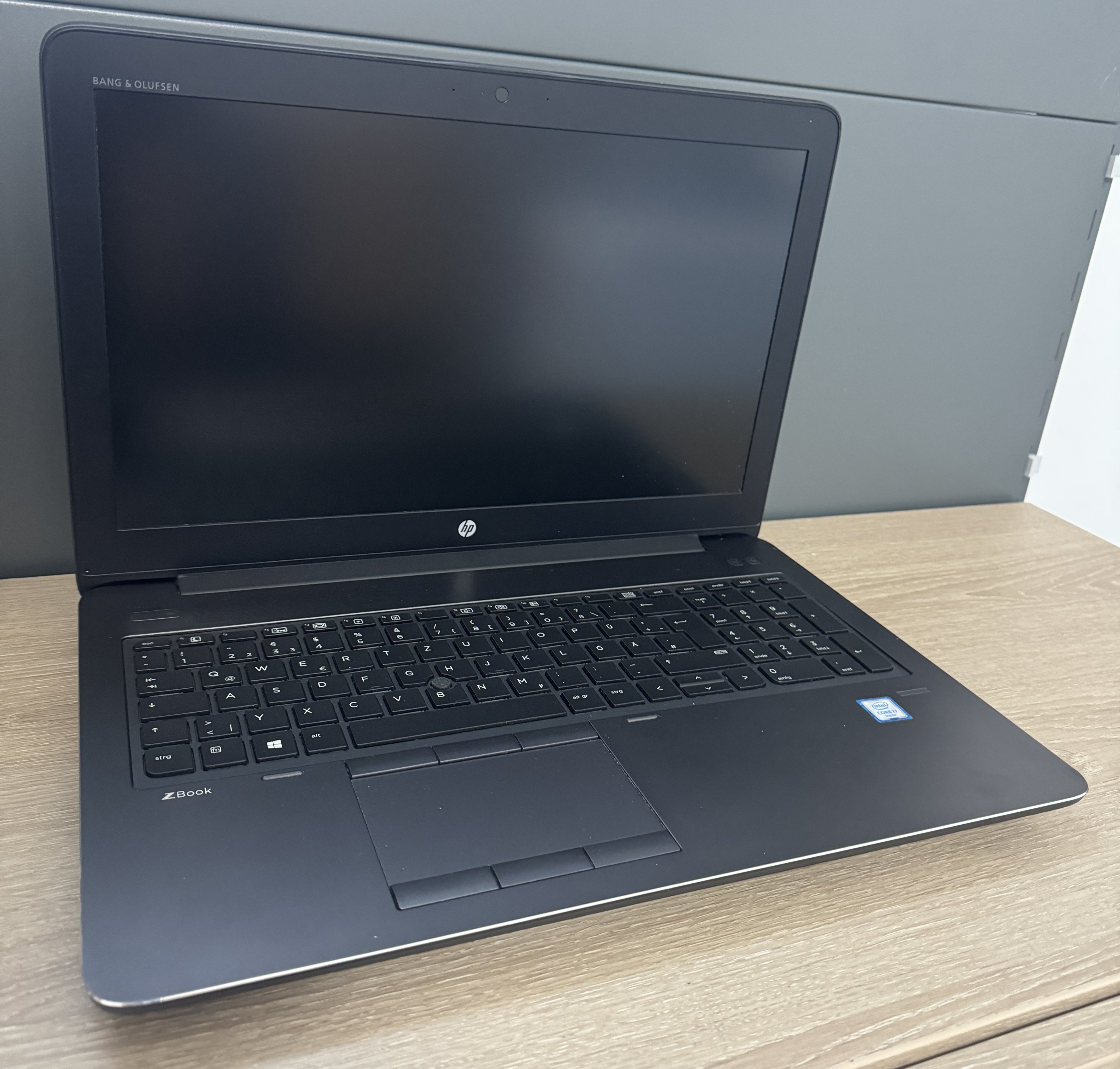 HP ZBook 15 G3 i7-6820HQ 2,7GHz 32GB DDR 512GB M.2 SSD M2000M 4GB W10 B-Ware28