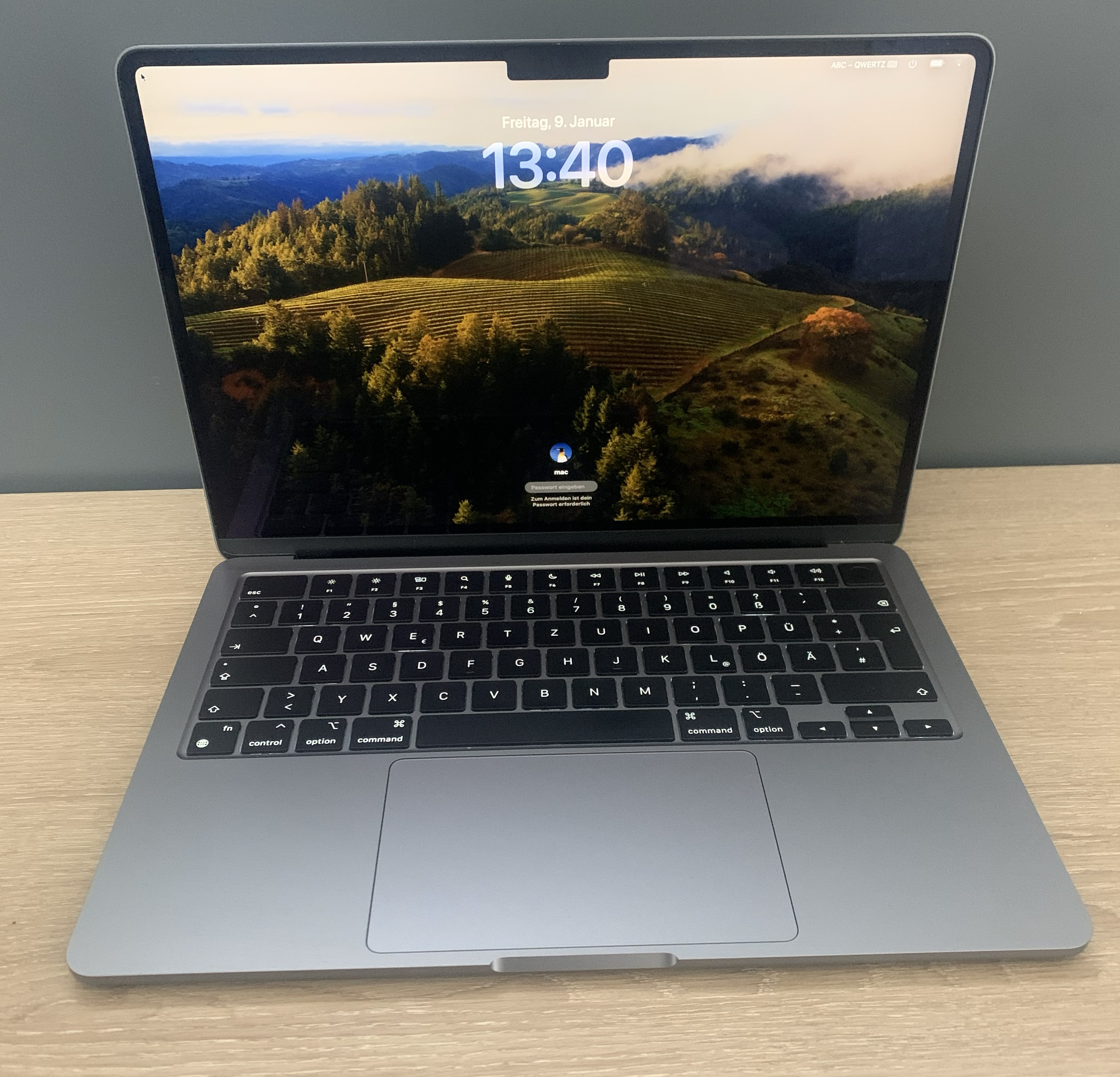 MacBook Air A2681 13.6" M2 8 CPU/10 GPU 8GB 256GB NVMe CAM macOS A-Ware12