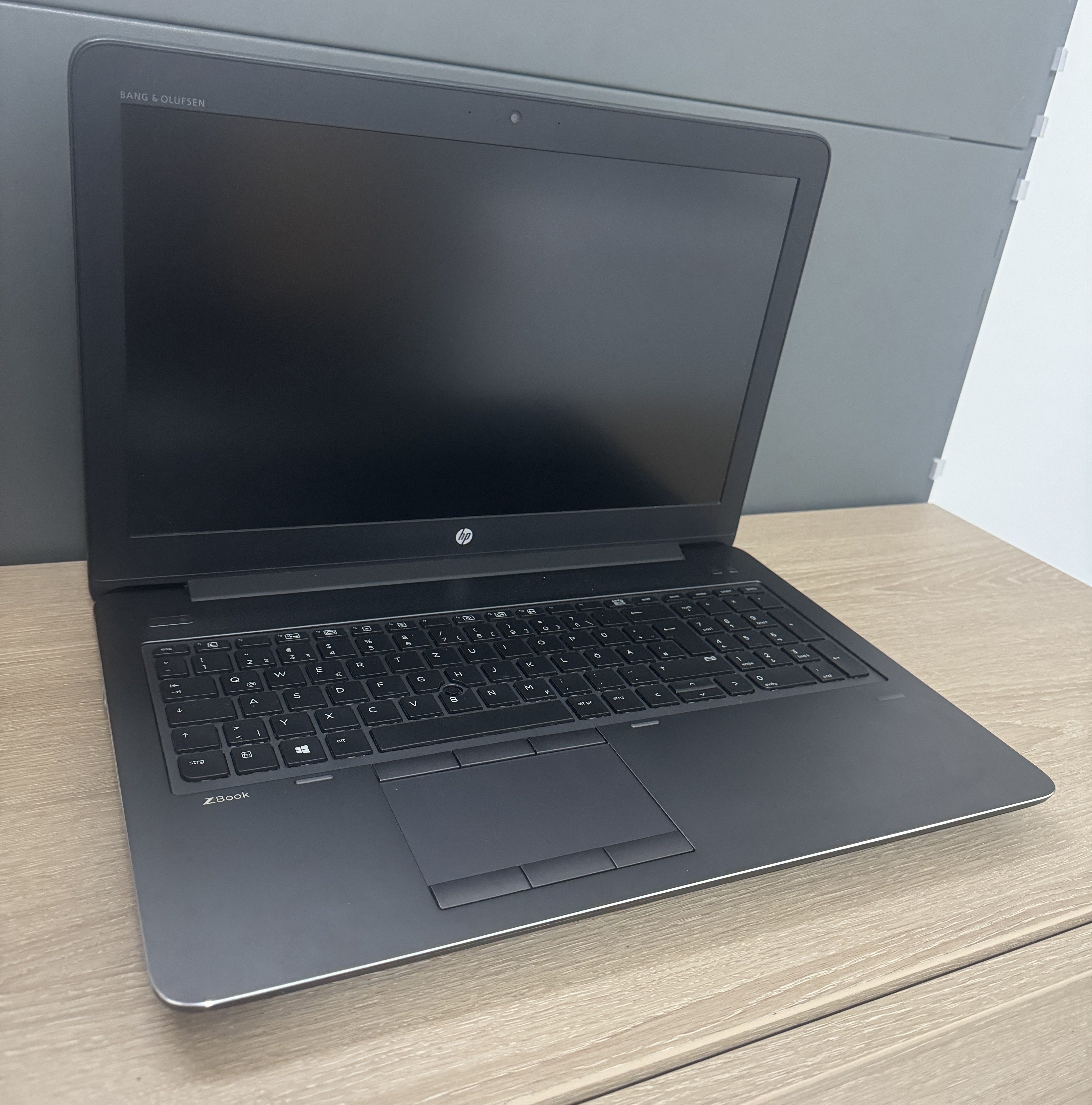 HP ZBook 15 G3 i7-6820HQ 2,7GHz 16GB DDR M2000M 4GB CAM ohne HDD B-Ware14