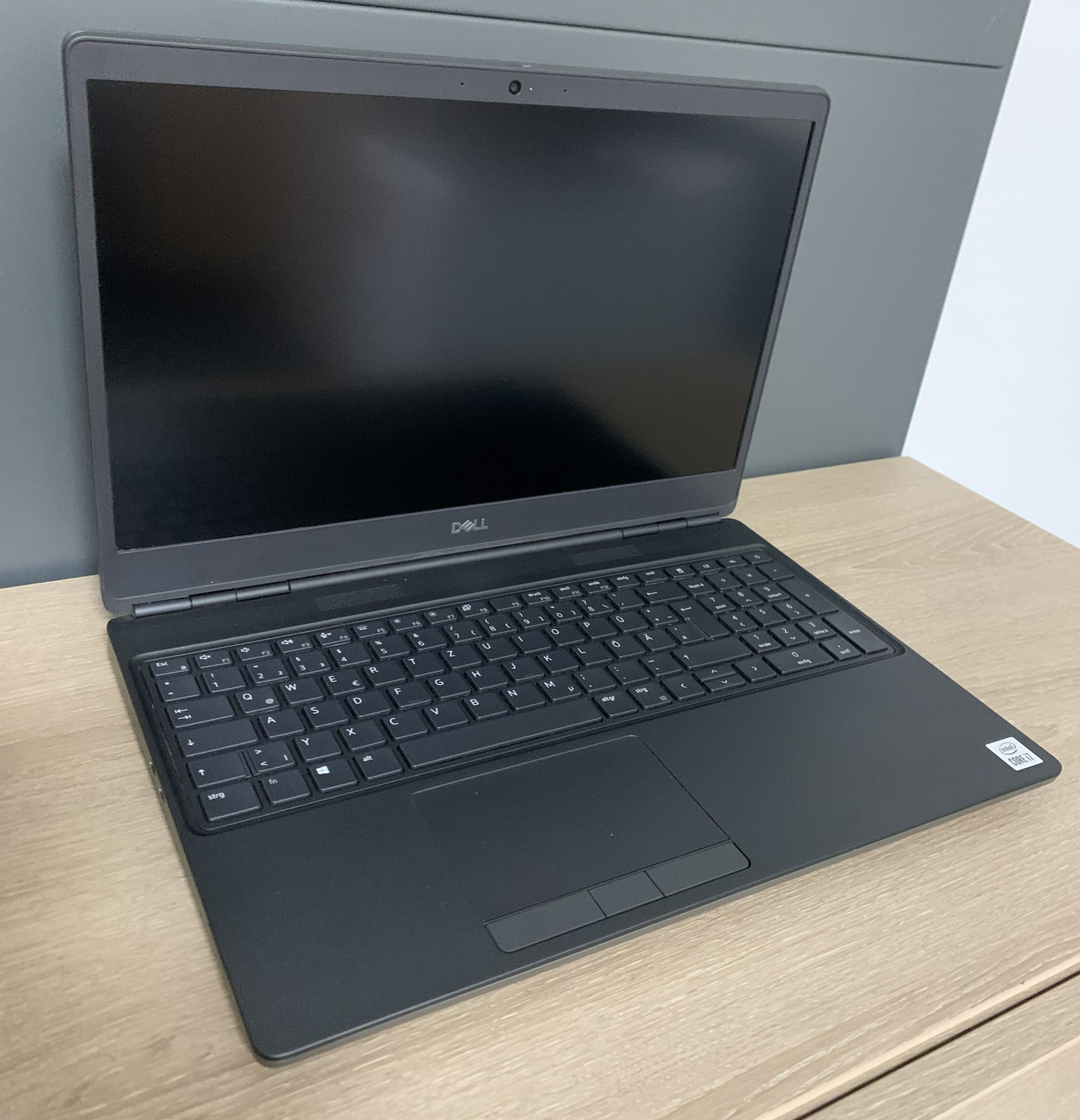 Dell Precision 7550 15,6" i7-10850H 2,70GHz 64GB DDR 512GB M.2 SSD T1000 4GB W11 Dell Precision 7550 15,6" i7-10850H 2,70GHz 64GB DDR 512GB M.2 SSD T1000 4GB W11