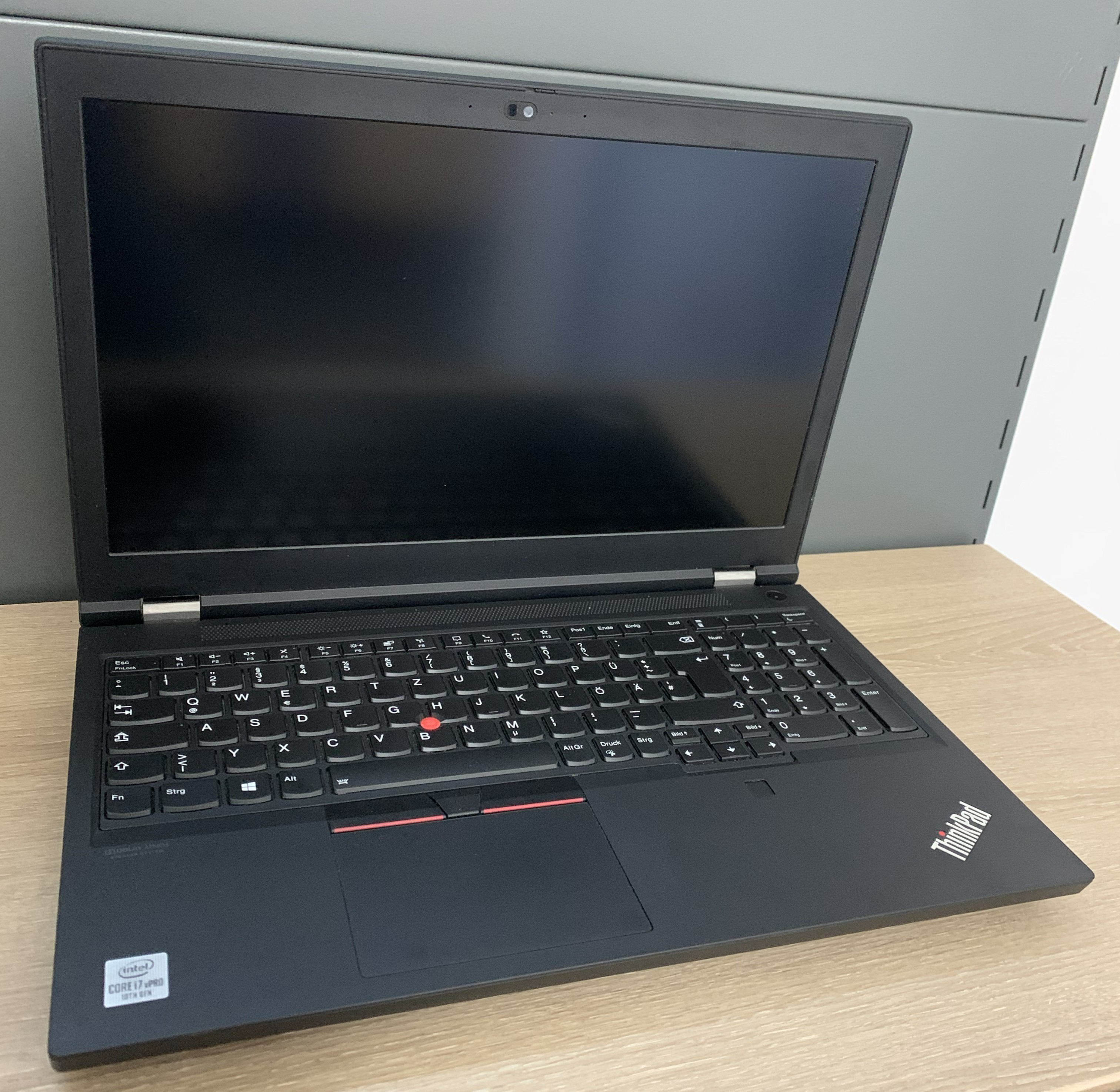 Thinkpad P15 G1 i7-10850H vPro 2,70GHz 32GB 512GB M.2 SSD T1000 4GB  W11 B-Ware