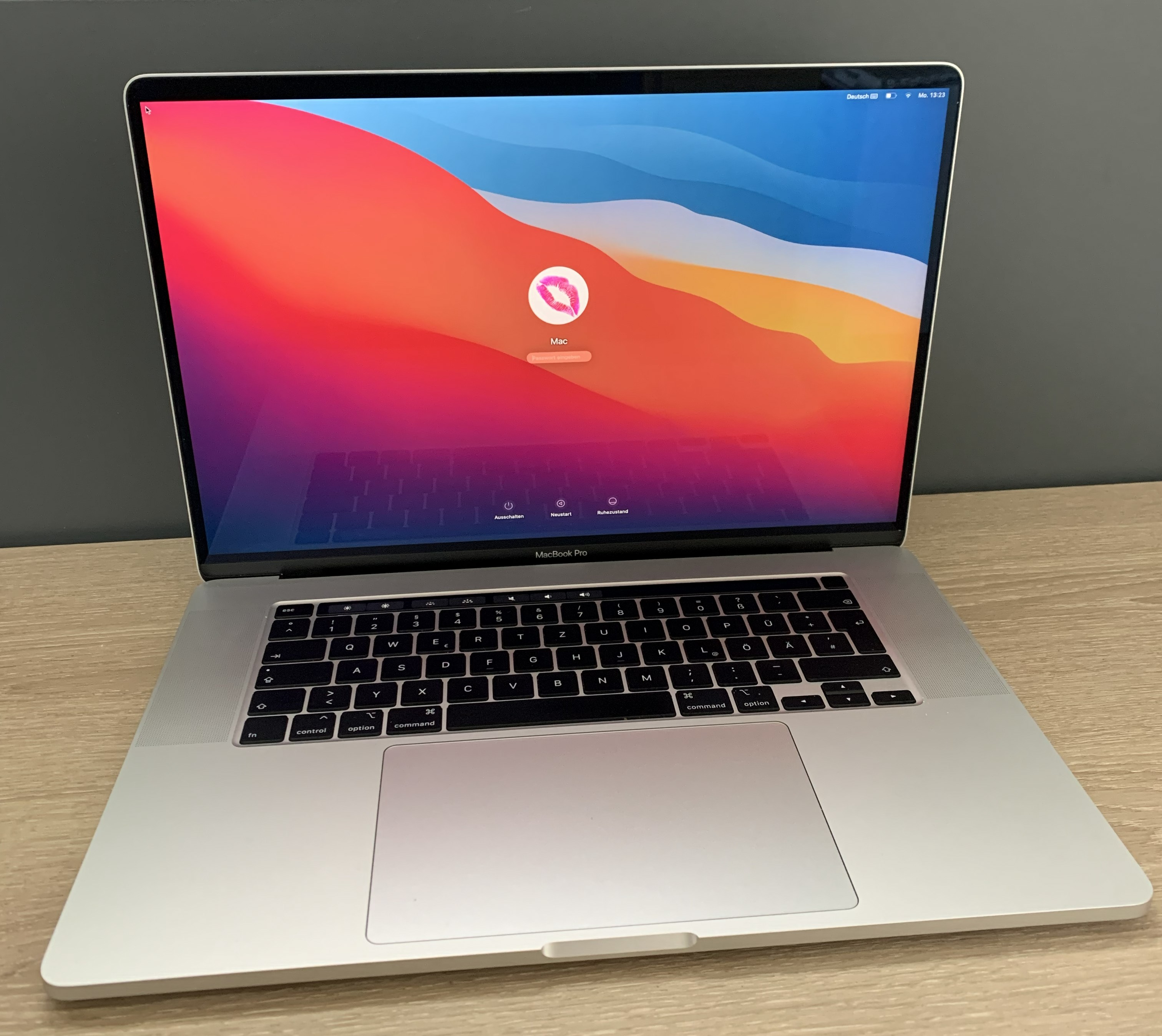 MacBook Pro 16"  A2141 i9-9980HK 32GB 1TB NVMe Radeon 5500M macOS B-Ware6