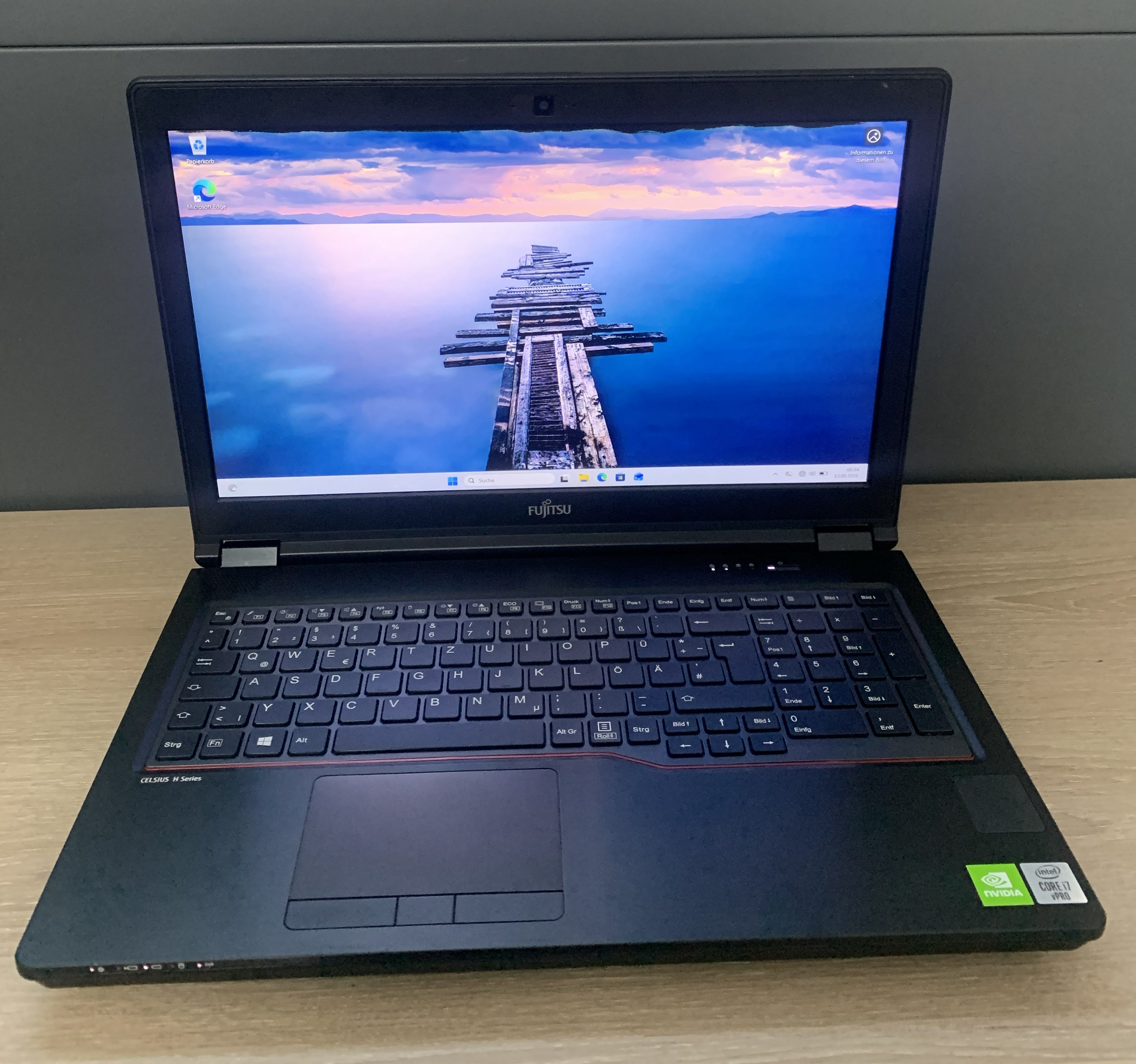 Fujitsu Celsius H7510 i7-10850H 32GB DDR 512GB NVMe T1000 4GB CAM W11  C-Ware2