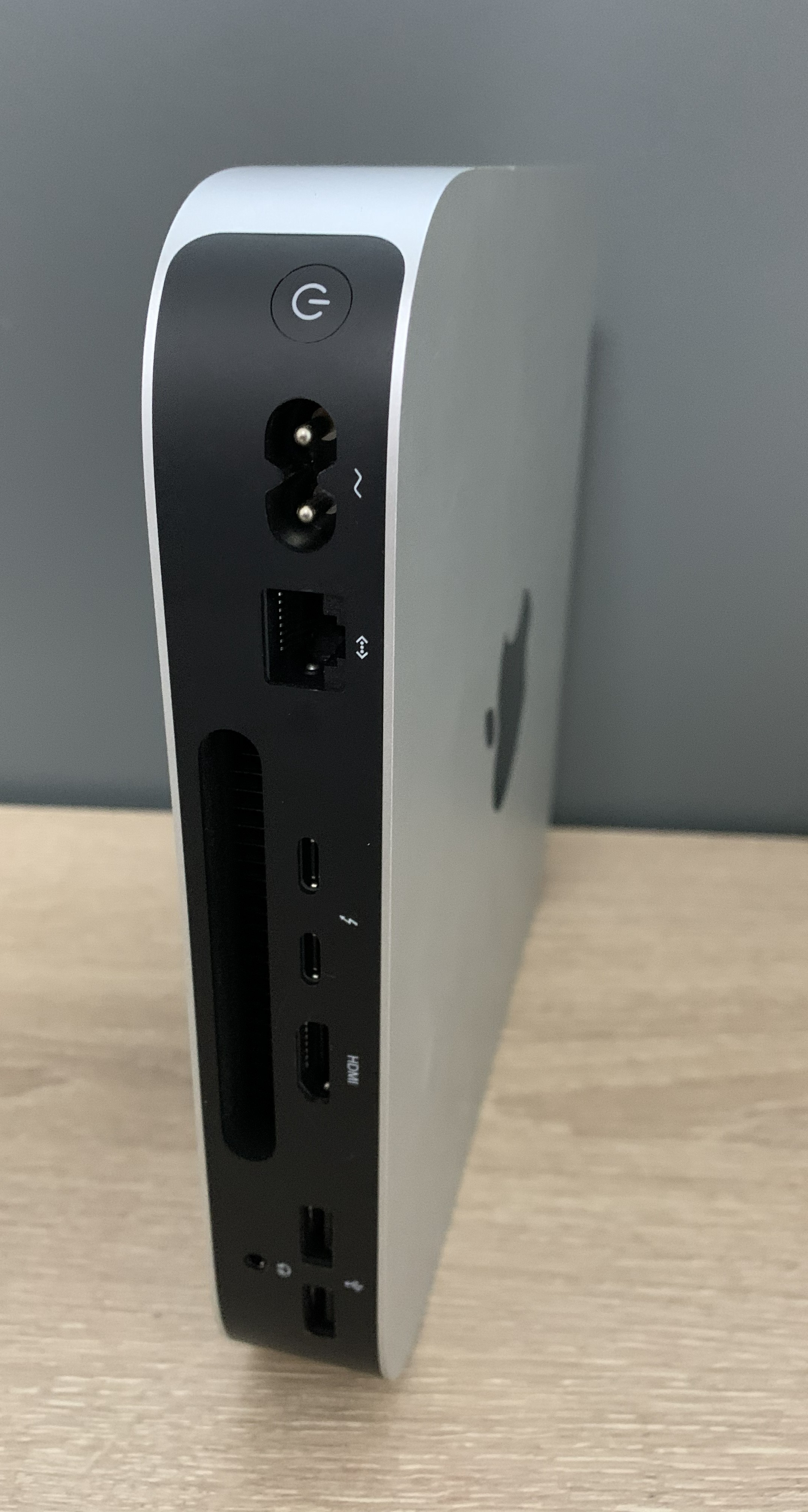 Apple Mac A2348 mini Desktop (2020) M1  8CPU /8GPU 8GB DDR 256GB SSD WLAN Nr.1