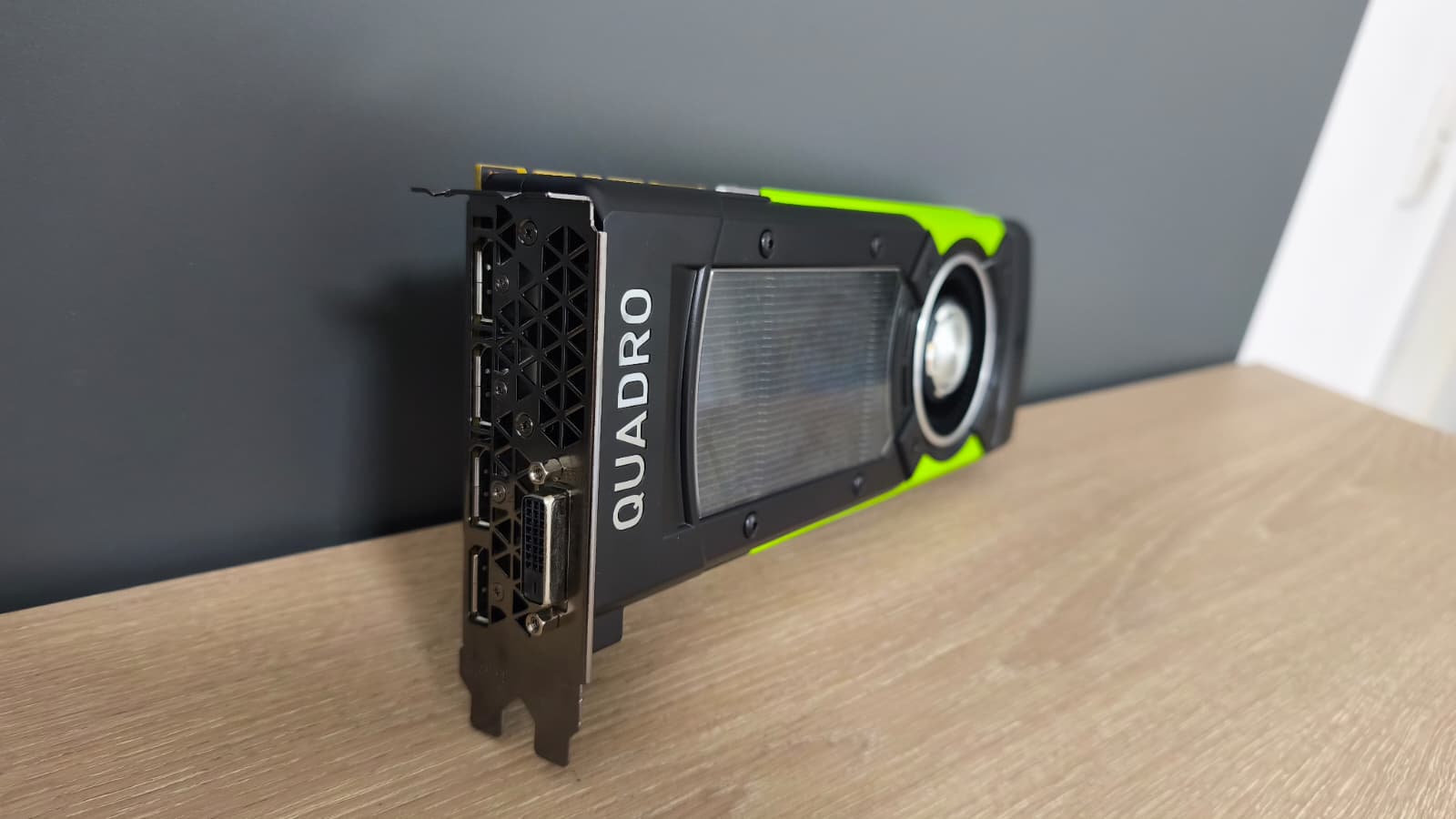 Nvidia Quadro P6000 24GB Grafikkarte PCIe 4xDP 1xDVI