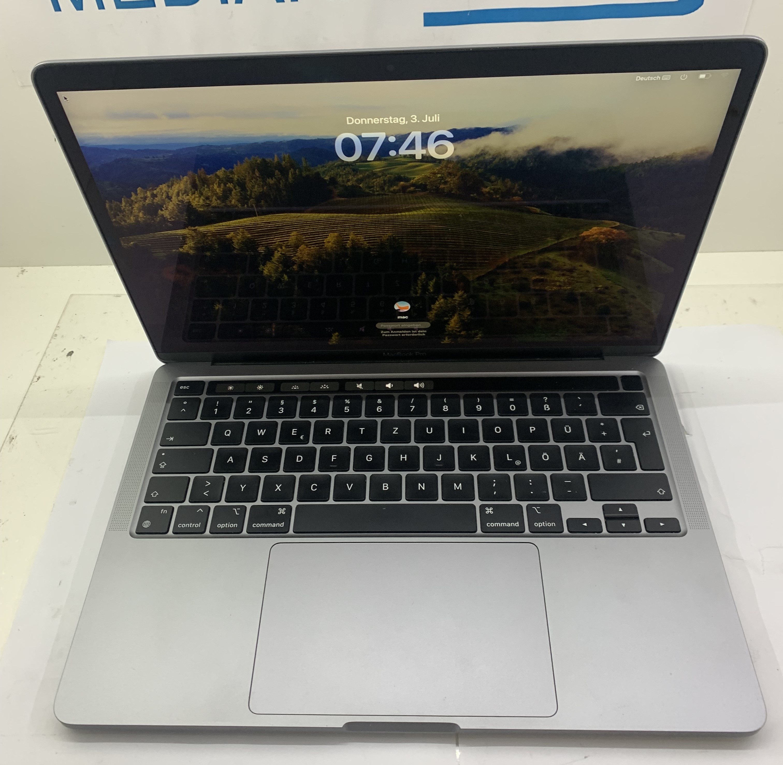 MacBook Pro A2338 2022 M2 8 CPU/10 GPU 8GB DDR 256 NVMe macOS CAM B-Ware42