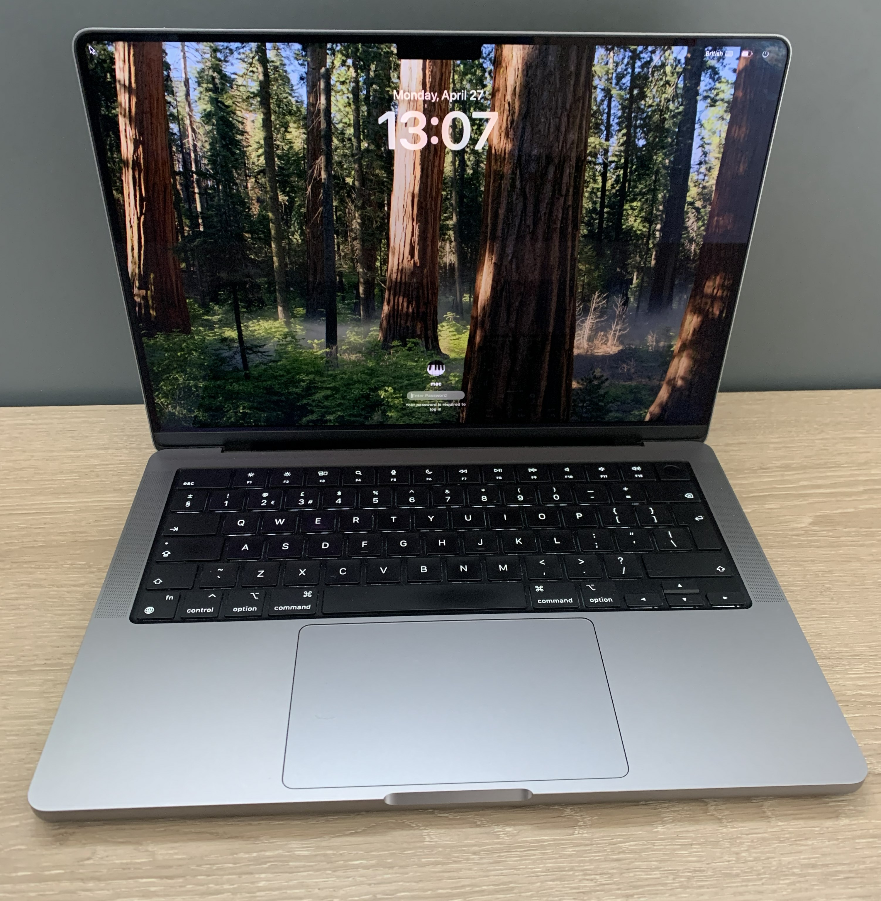 MacBook Pro A2779 Apple M2 Pro 10 CPU/ 16GPU 16GB 512GB NVMe macOS B-Ware1