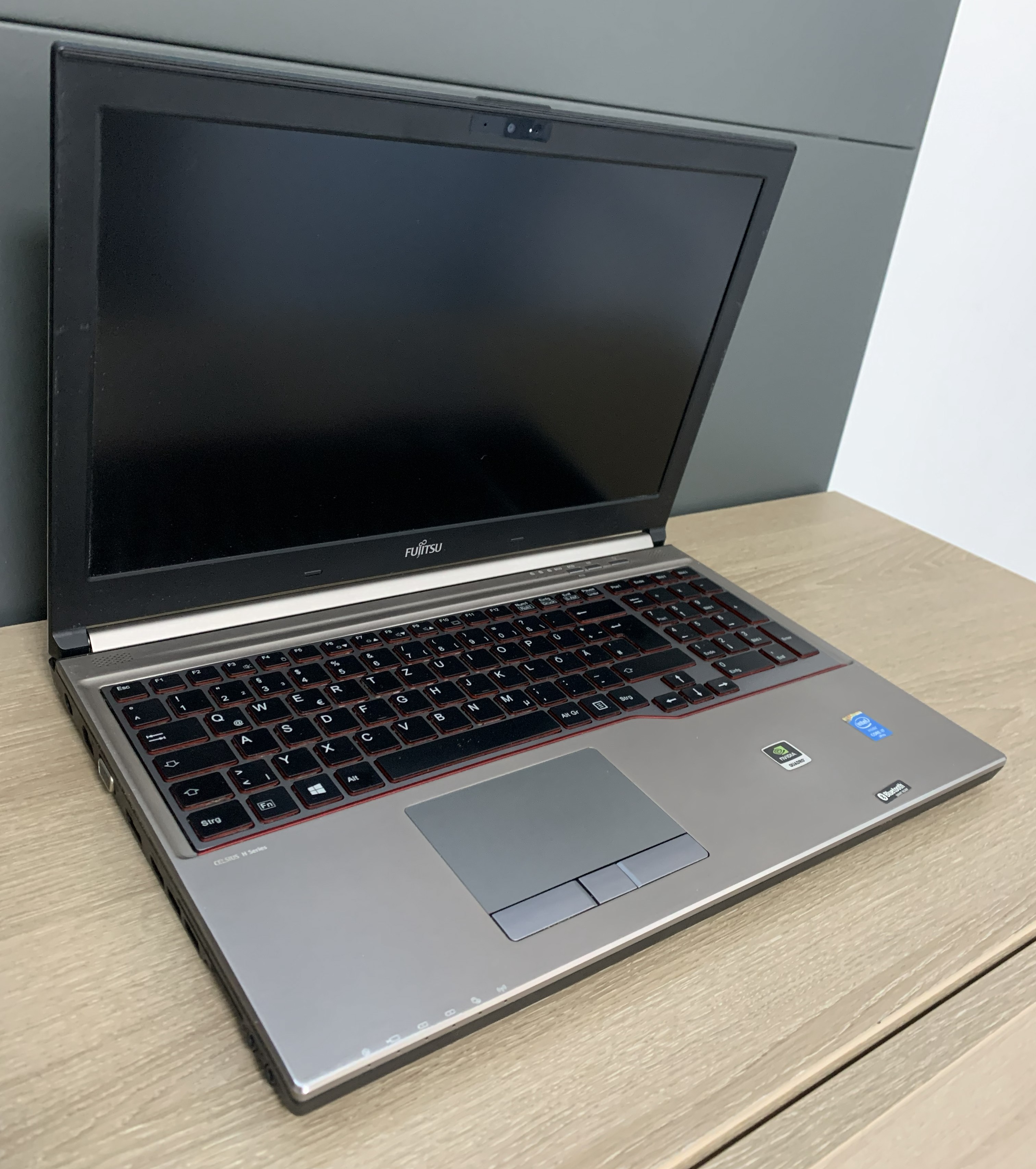 Fujitsu Celsius H730 15,6" i7-4810MQ z 16GB DDR K2100M Ohne Festplatte B-Ware1