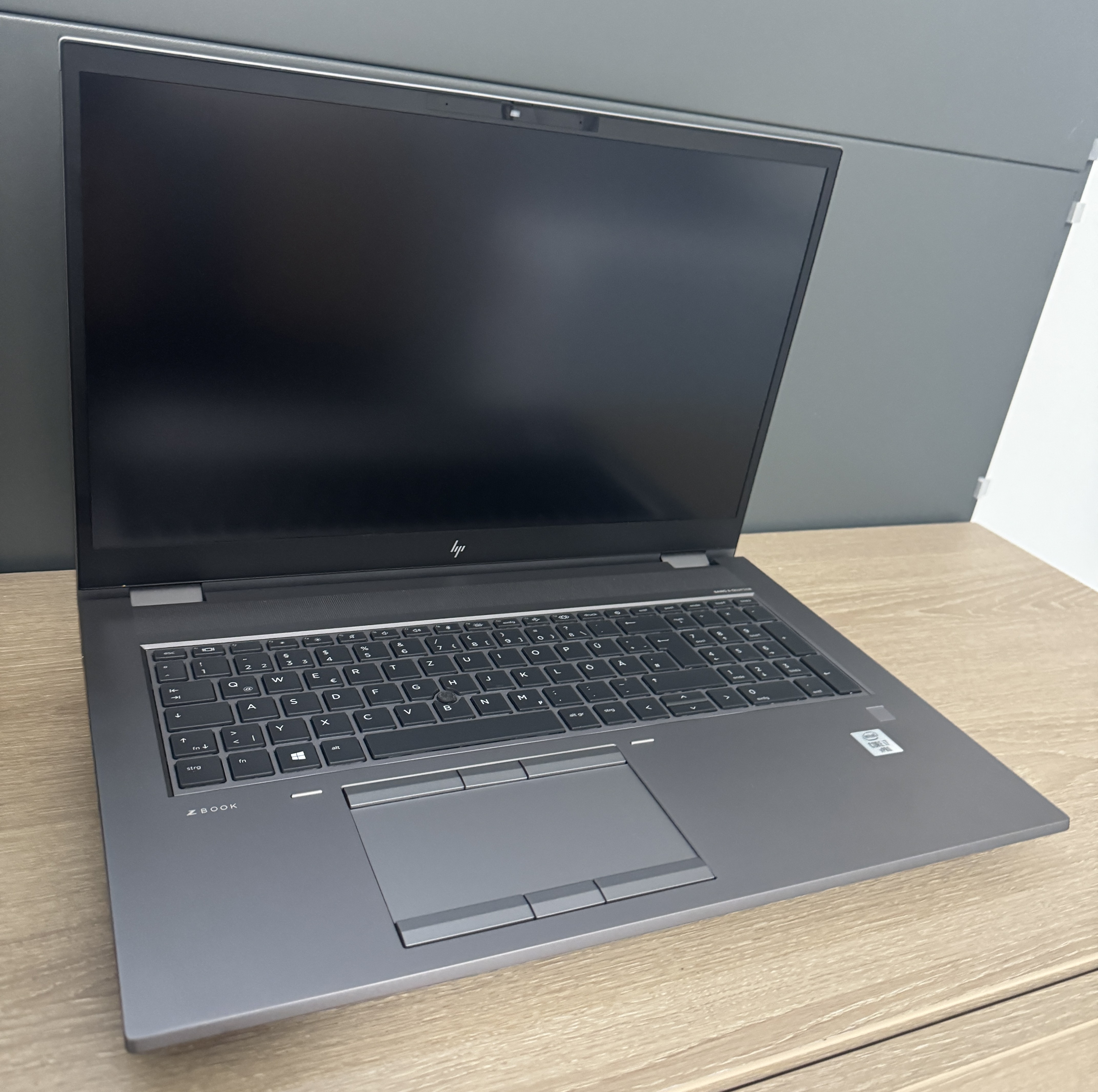 HP ZBook Fury 17 G7 i7-10850H 32GB DDR 512GB M.2 SSD RTX 5000 16GB W11 B-Ware4