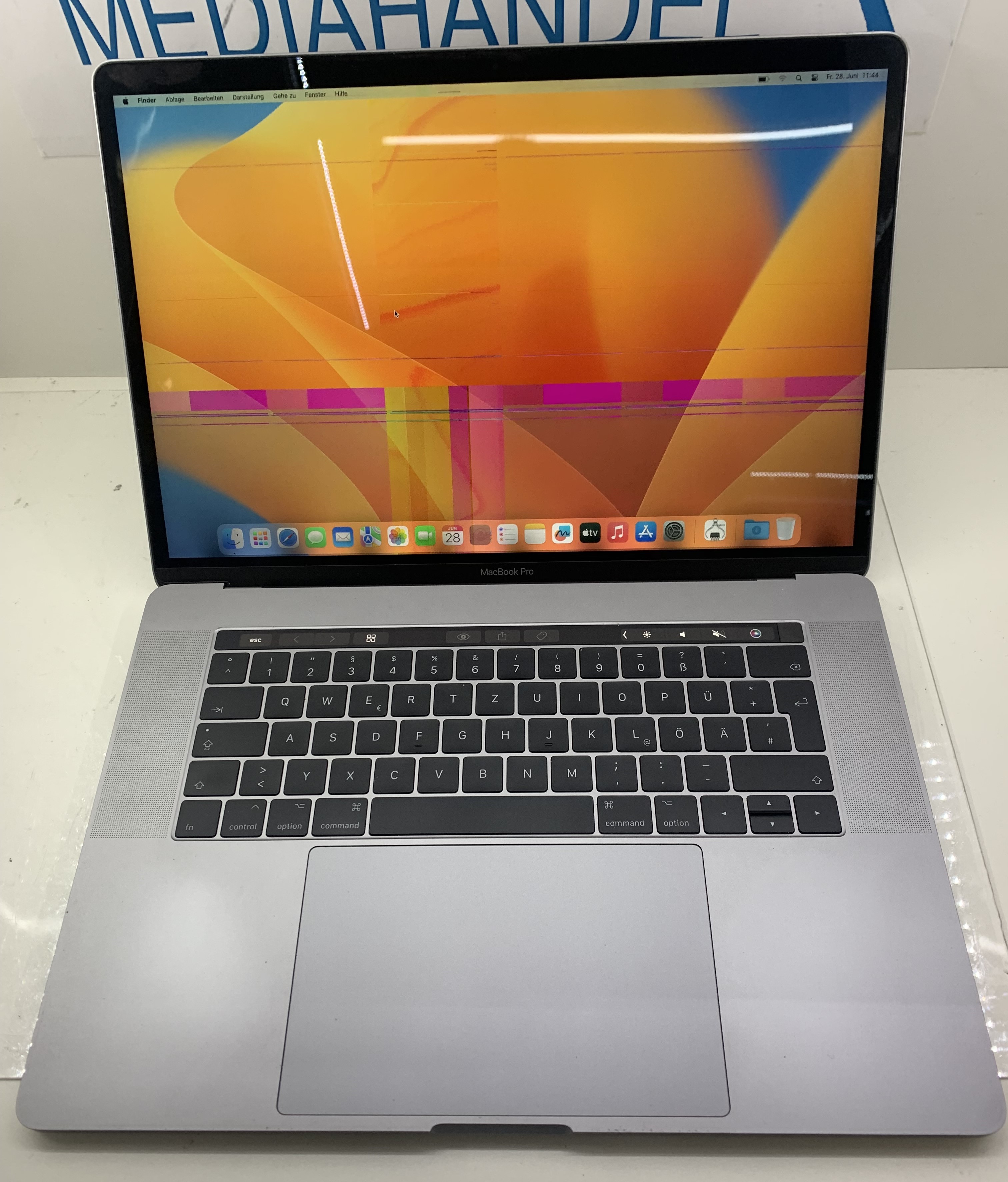 MacBook Pro A1707 15.4" Touchbar i7-7920HQ 16GB 256GB NVMe Radeon Bastlerware1