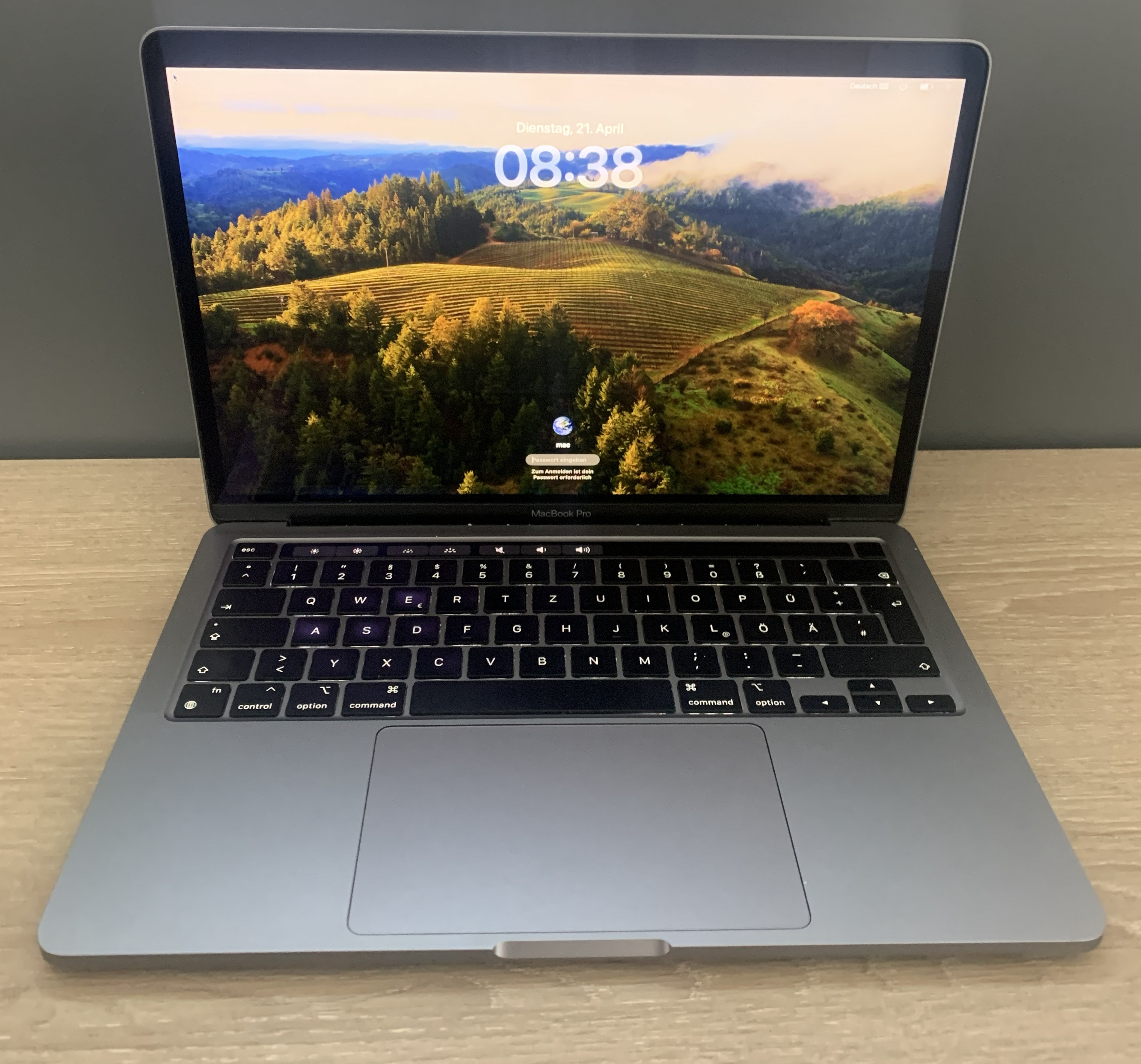 MacBook Pro A2338 2022 M2 8 CPU/ 10 GPU 16GB RAM 1TB NVMe CAM macOS B-Ware38