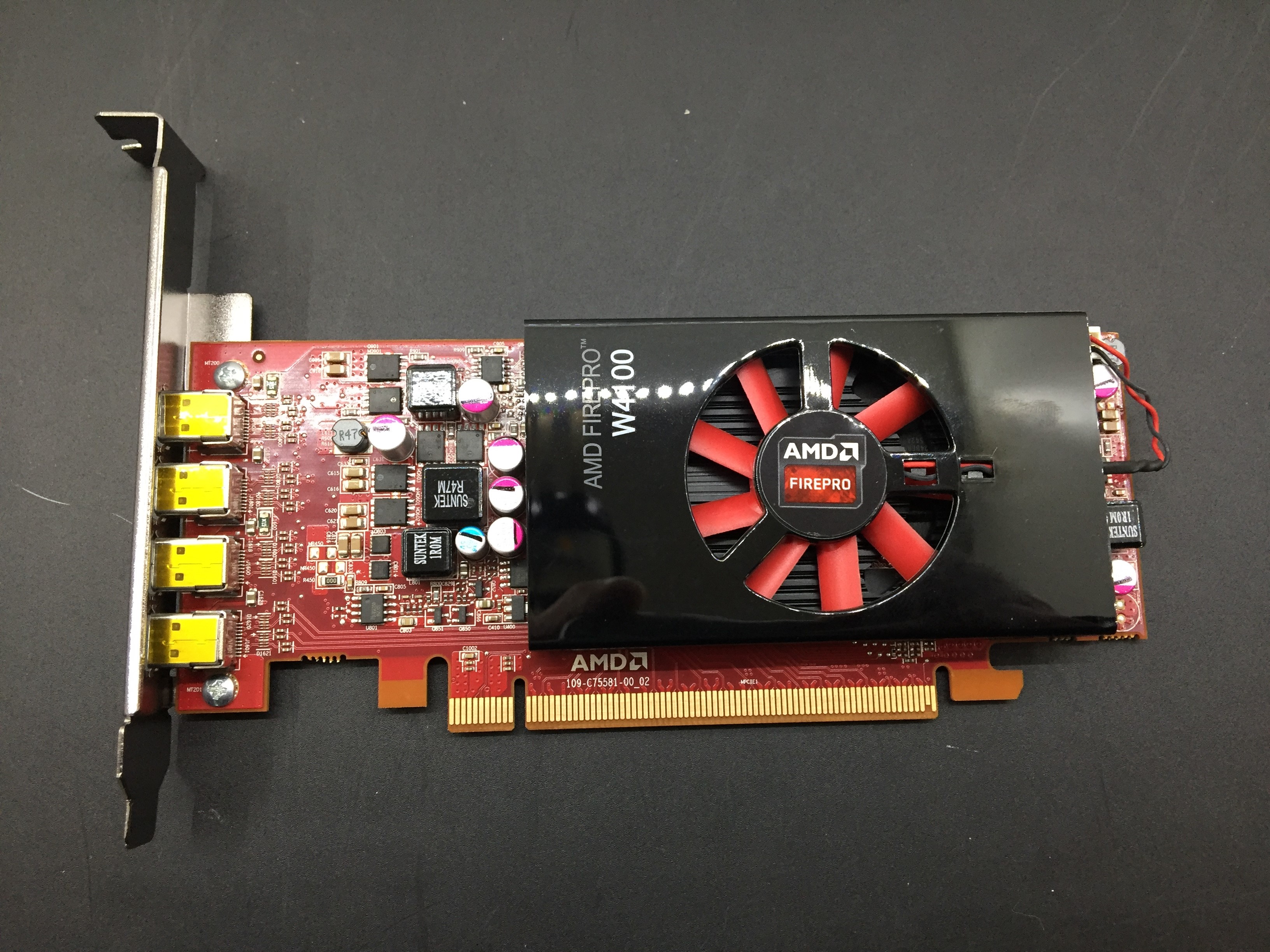 AMD FirePro W4100 Grafikkarte 2GB GDDR5 PCIex16 mit  4x mini Displayport