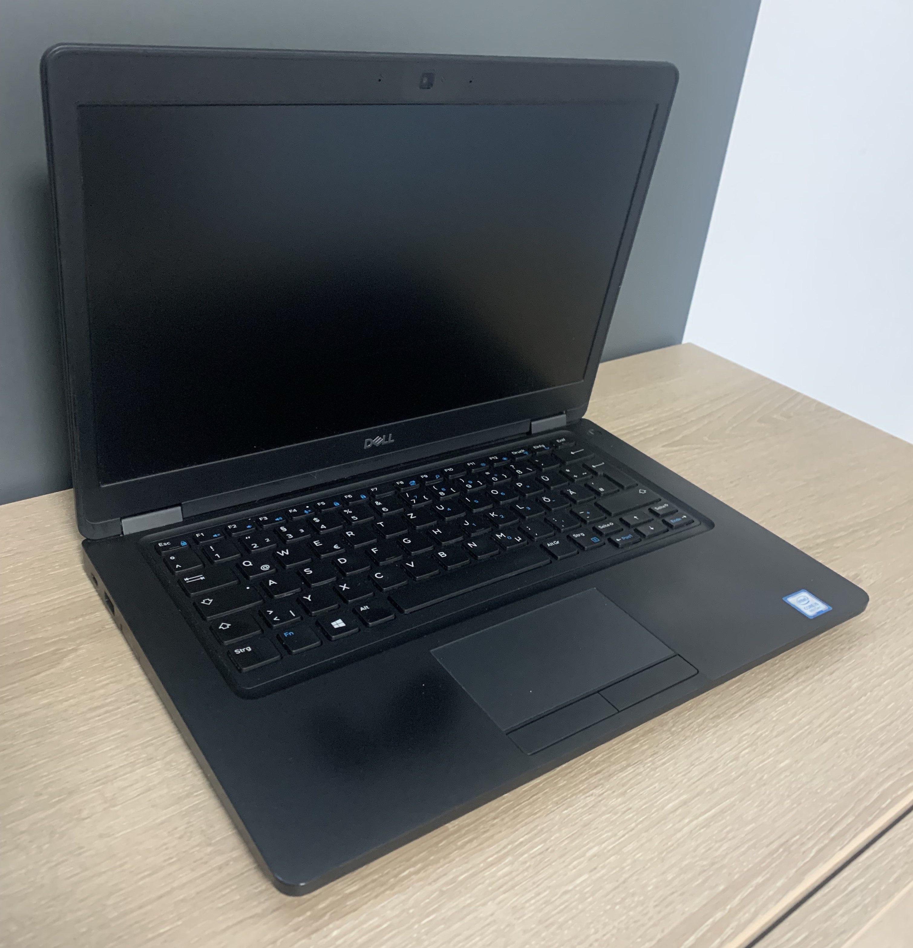 Dell Latitude 5490 i5-8350U 1,70GHz 8GB DDR 256GB M.2 SSD FullHD CAM W11 B-Ware3