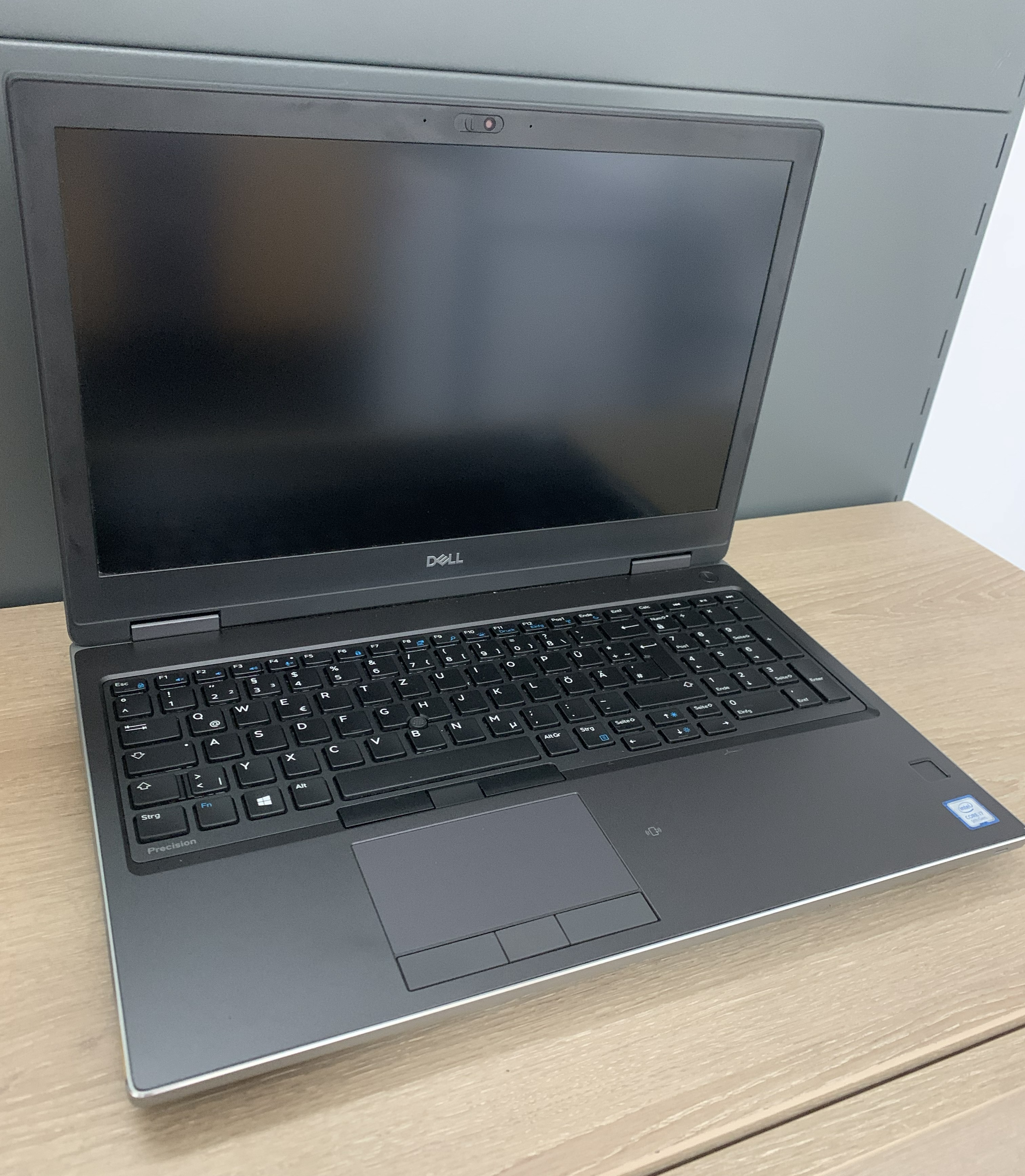 Dell Precision 7540 i7-9750H 32GB DDR 512GB M.2 SSD T2000 4GB CAM W11 A-Ware9