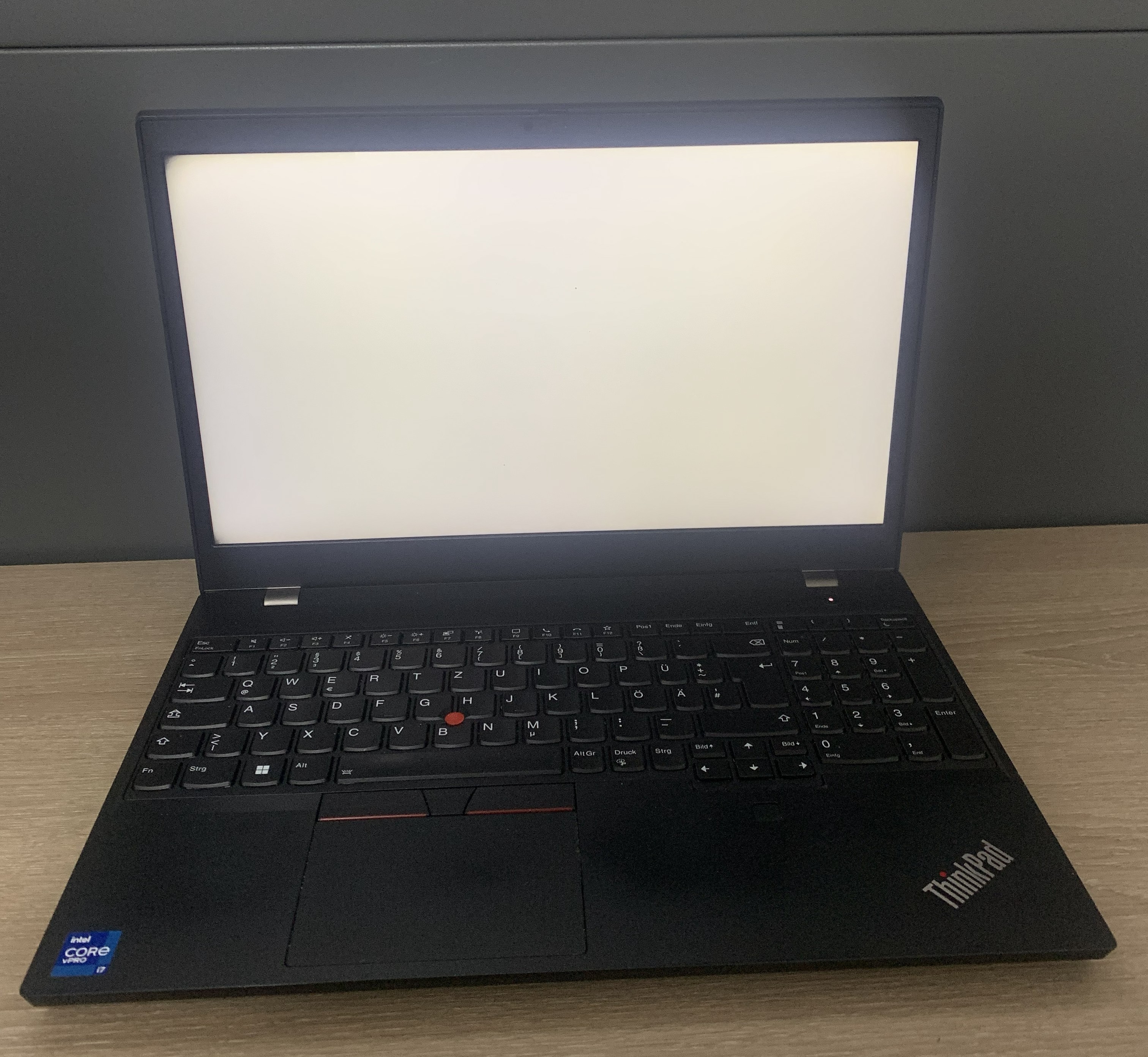 Thinkpad T15p G2 Touch i7-11850H 32GB 1TB NVMe GTX 1650 W11 Display Defekt1