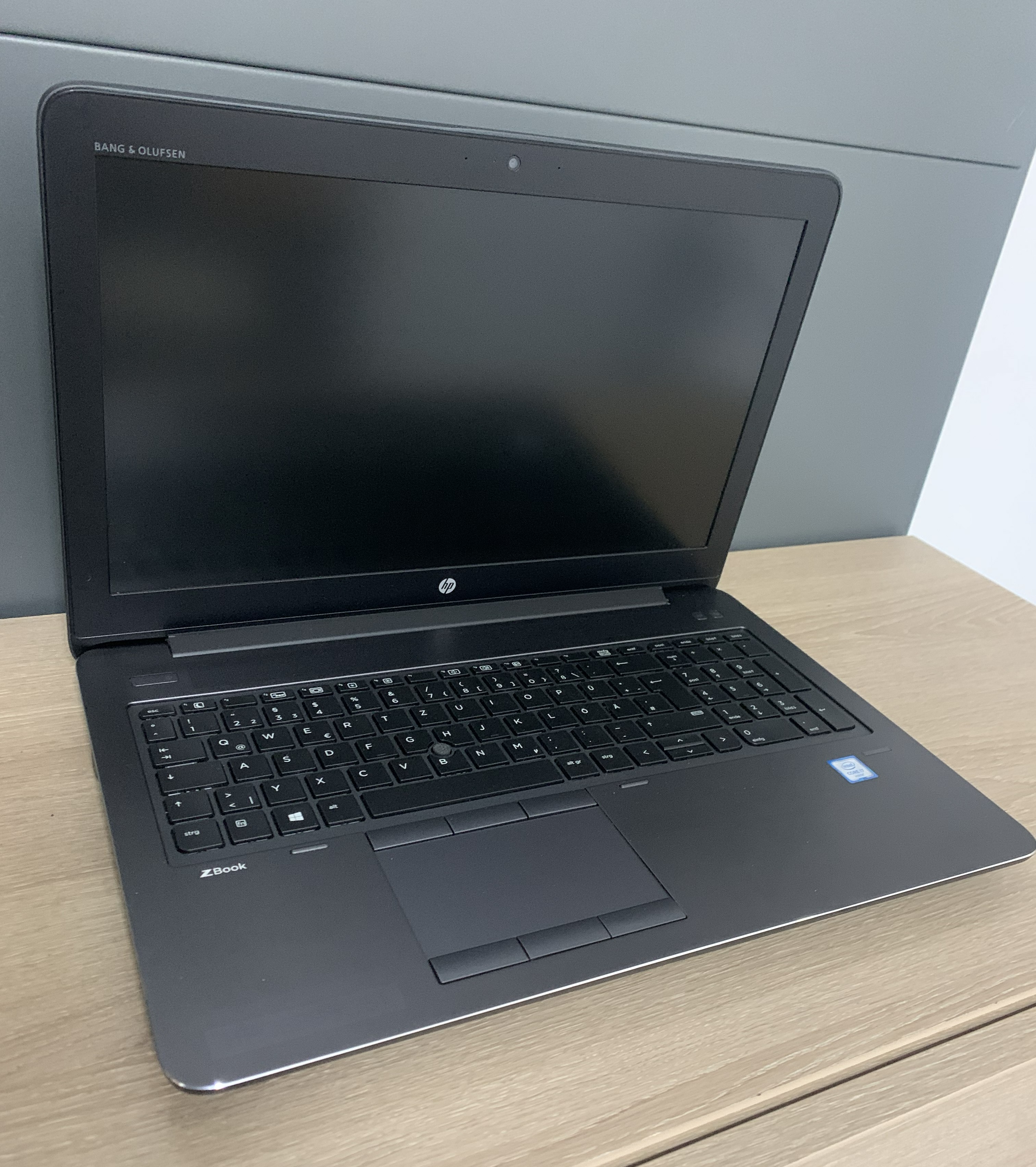 HP ZBook 15 G3 i7-6820HQ 2,7GHz 16GB DDR 512GB M.2 SSD M2000M 4GB W10 B-Ware13