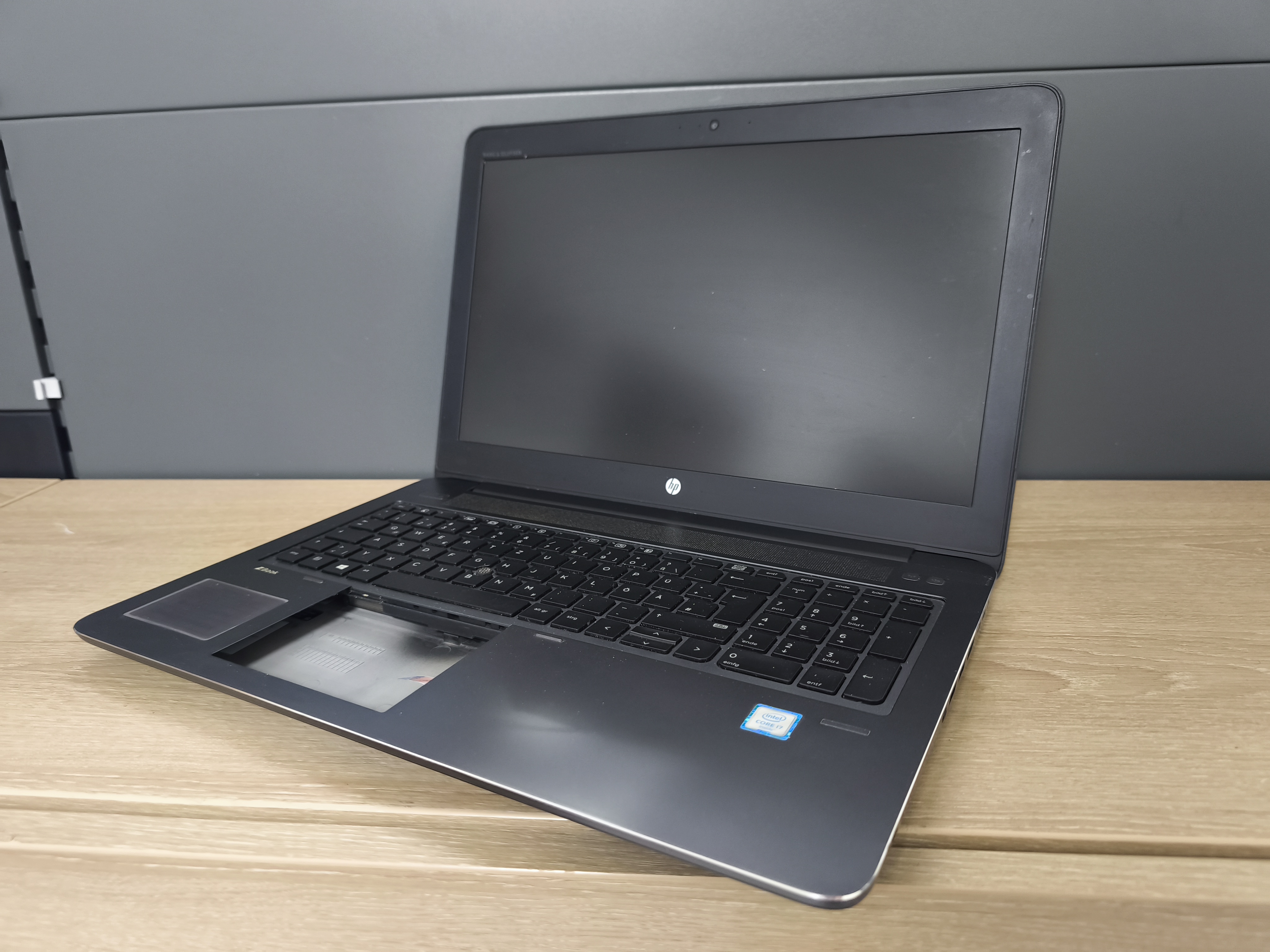 HP ZBook 15 G3 i7-6820HQ 2,7GHz 24GB DDR ohne HDD M2000M 4GB Bastlerware13